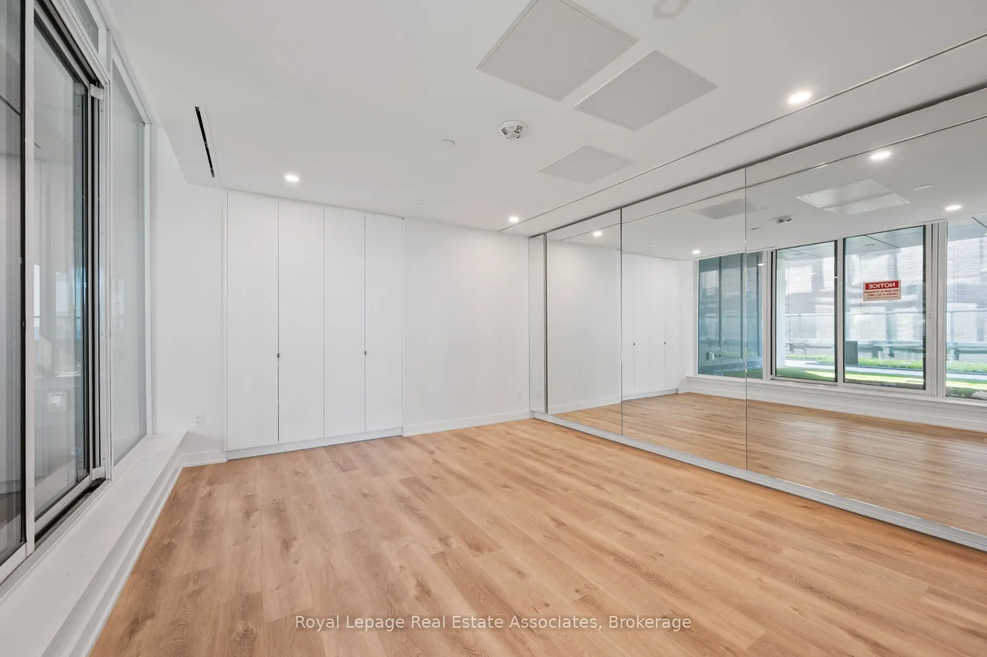 370 Martha Street, #602