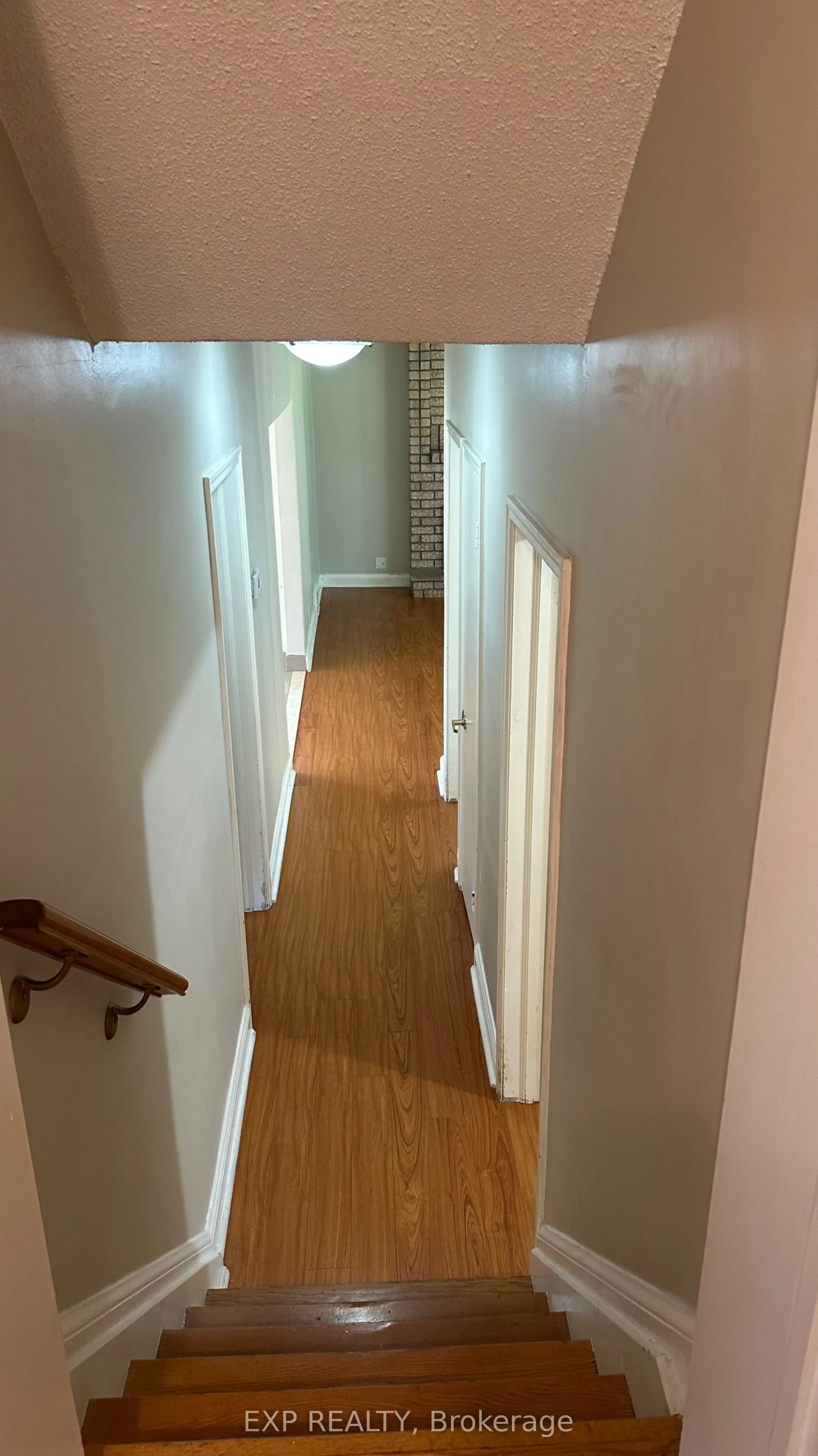 16 King Georges Drive W