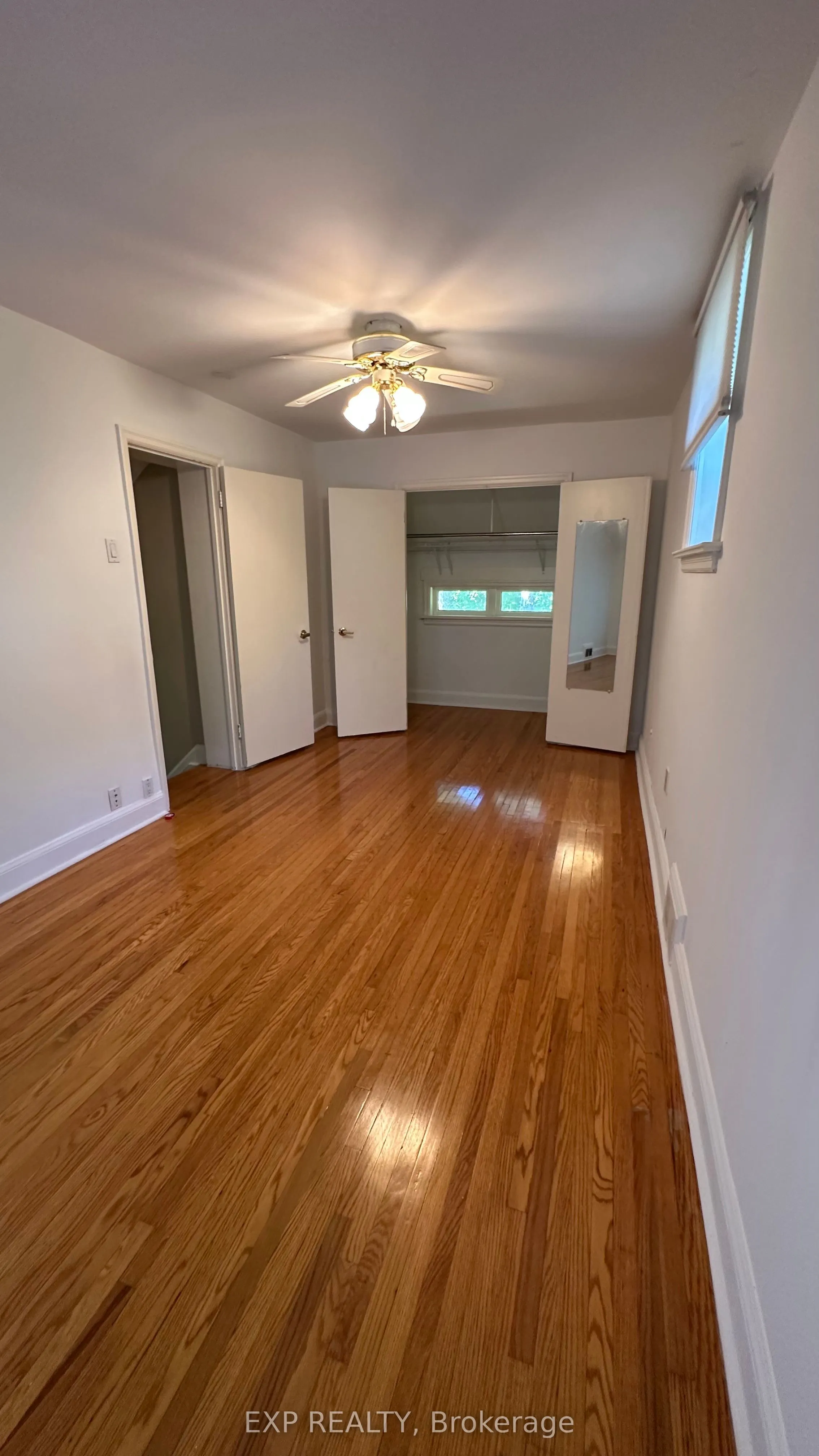 16 King Georges Drive W