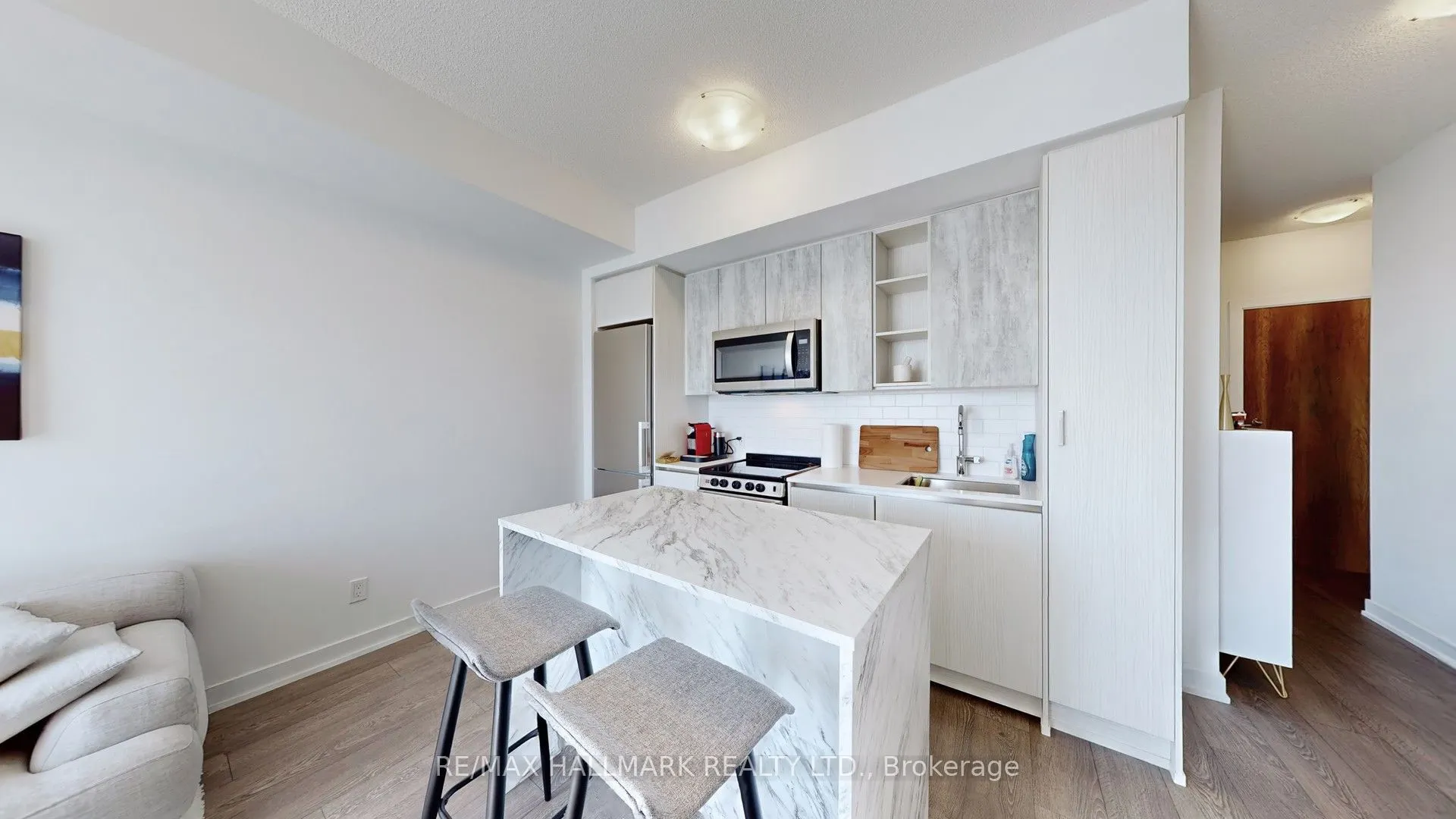 251 Manitoba Street, #1407