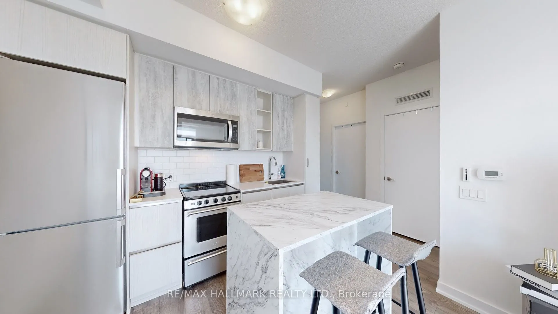 251 Manitoba Street, #1407