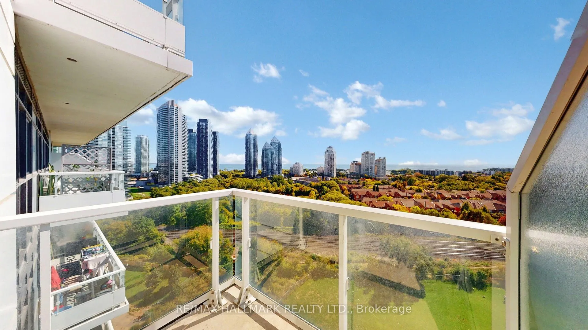 251 Manitoba Street, #1407