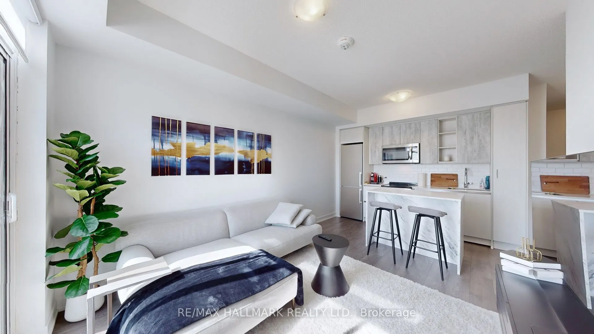 251 Manitoba Street, #1407