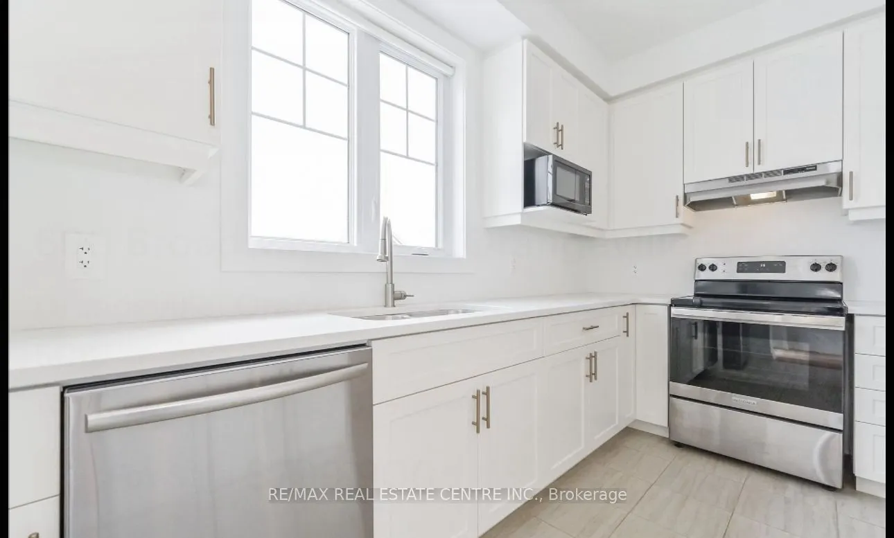 690 Broadway Avenue, #3