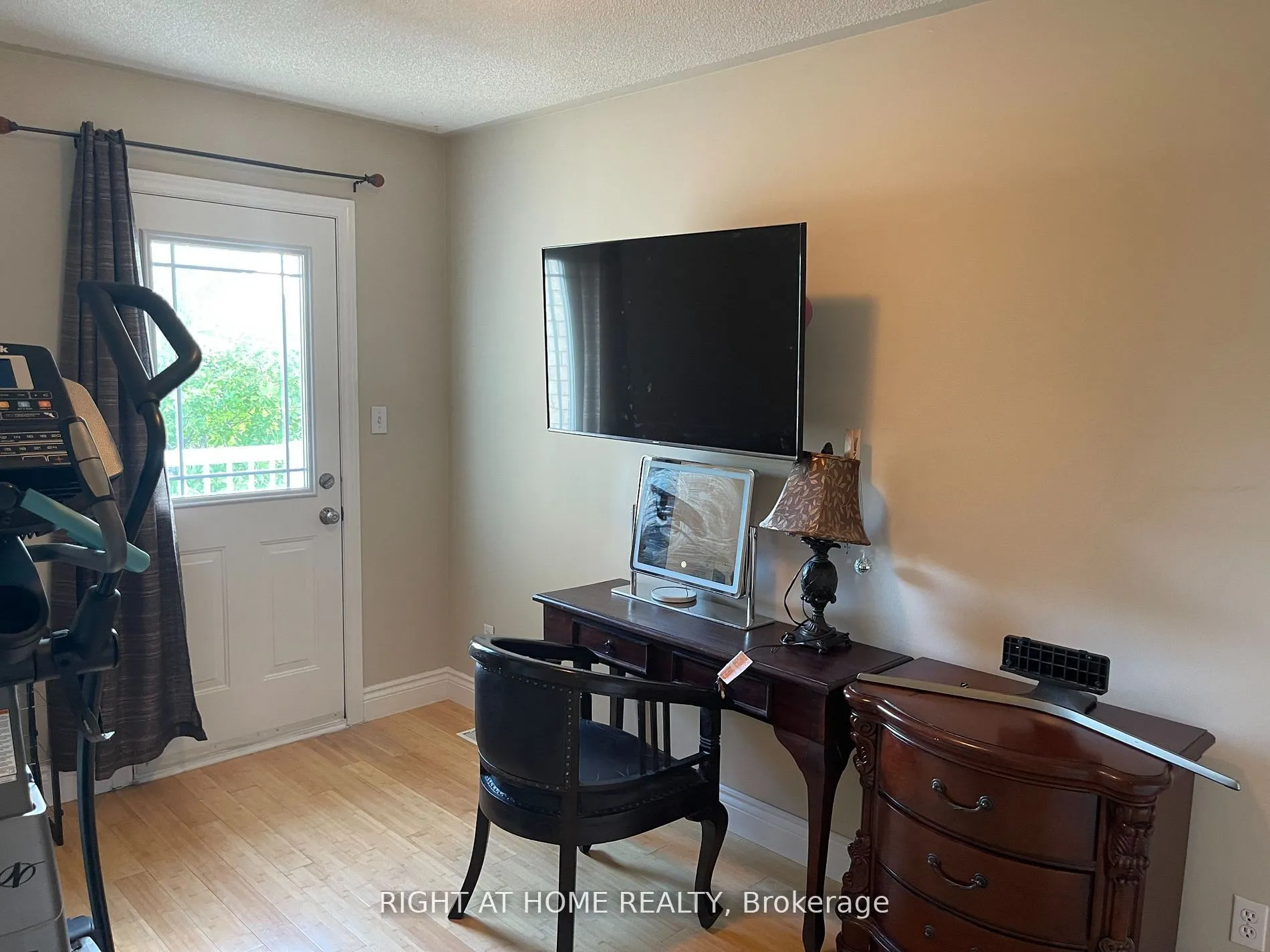 18 Archbury Circle