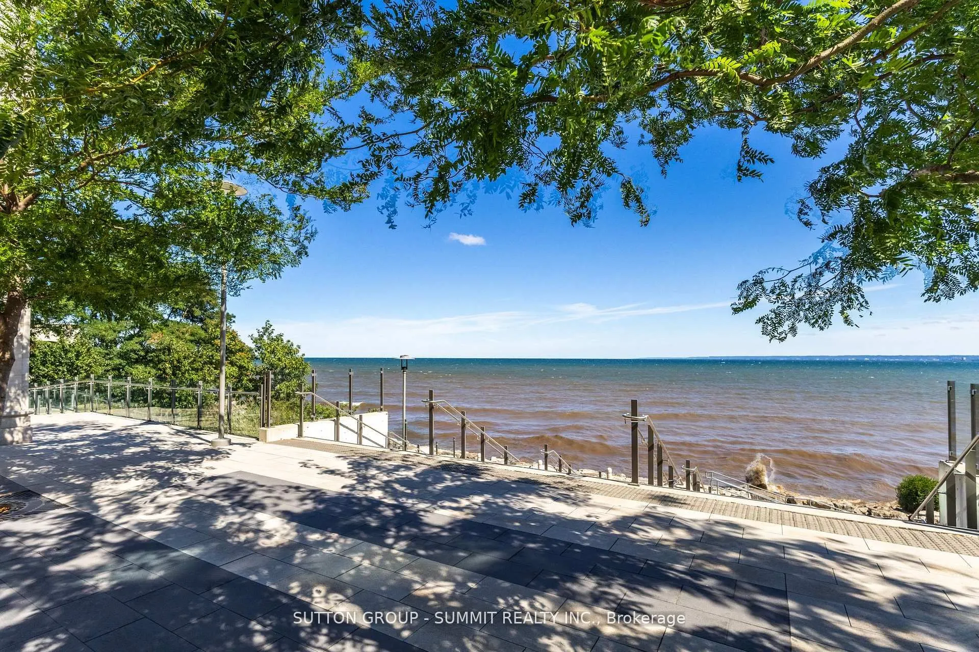 2060 Lakeshore Road, #404