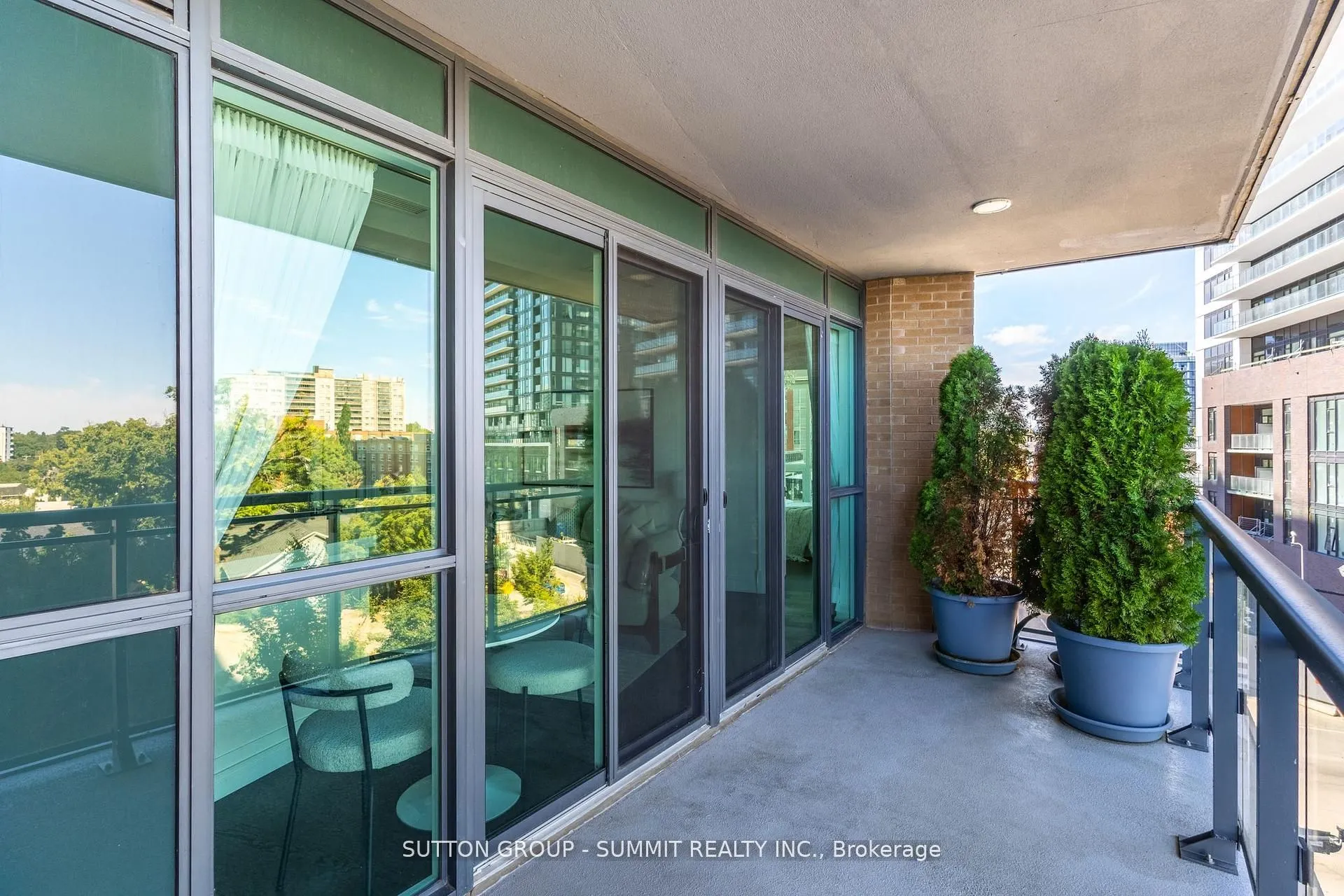 2060 Lakeshore Road, #404