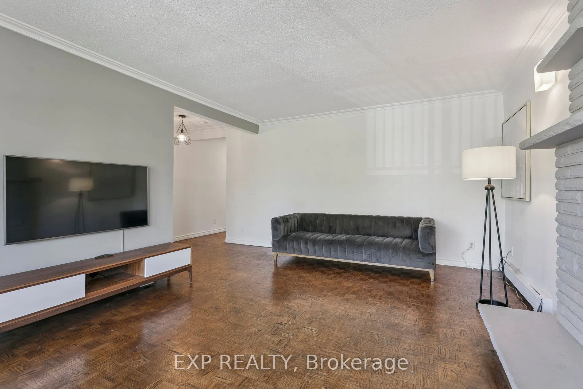 15 Carnation Avenue, #2nd Level