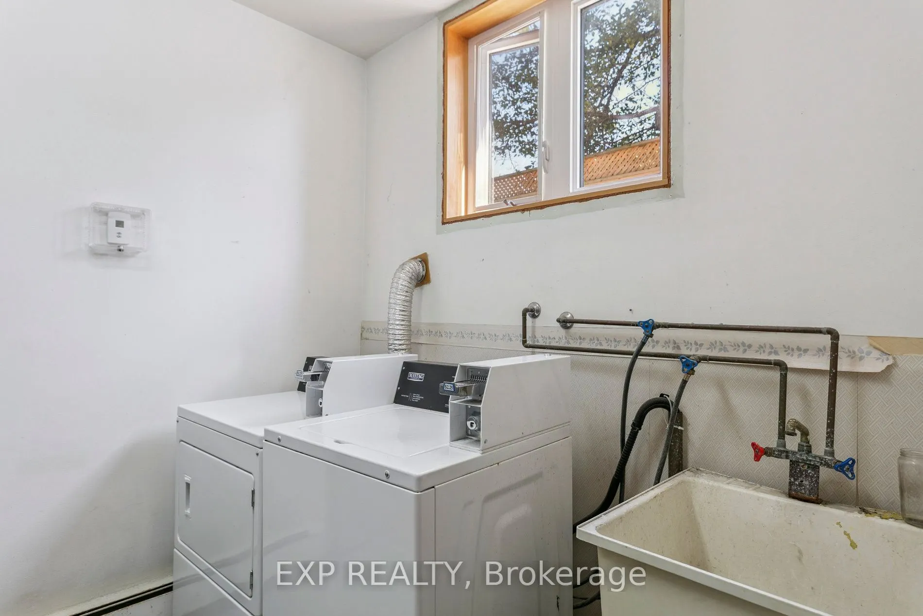 15 Carnation Avenue, #2nd Level