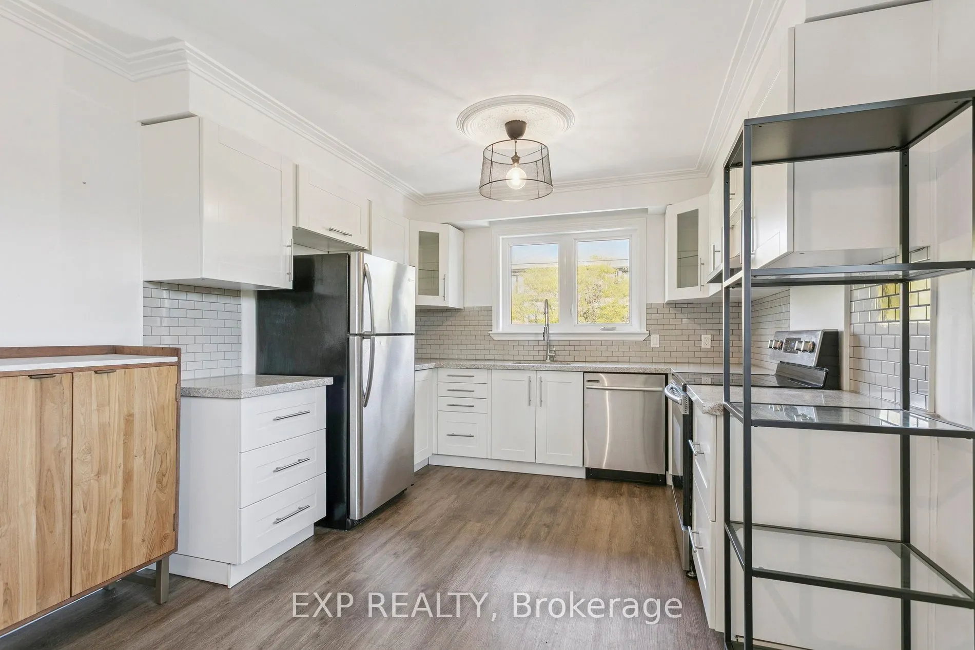 15 Carnation Avenue, #2nd Level