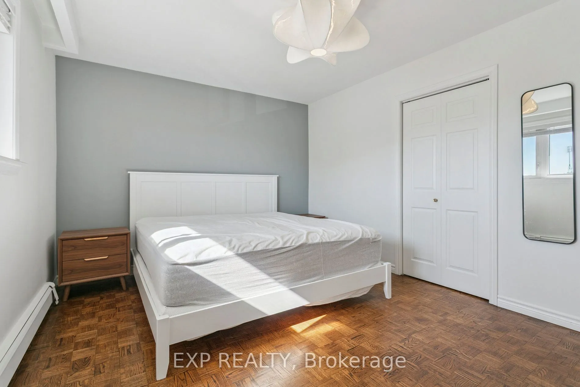 15 Carnation Avenue, #2nd Level