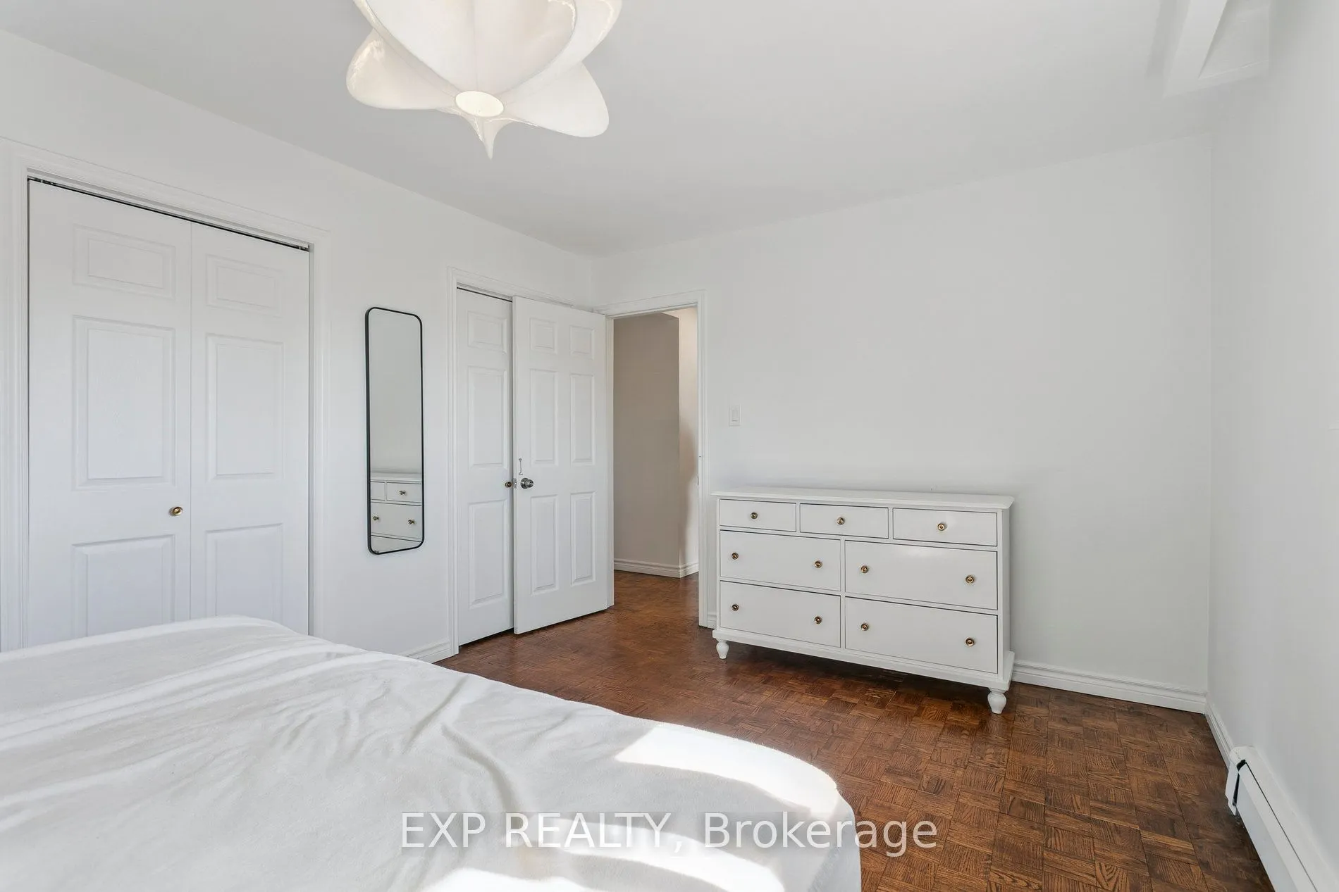 15 Carnation Avenue, #2nd Level