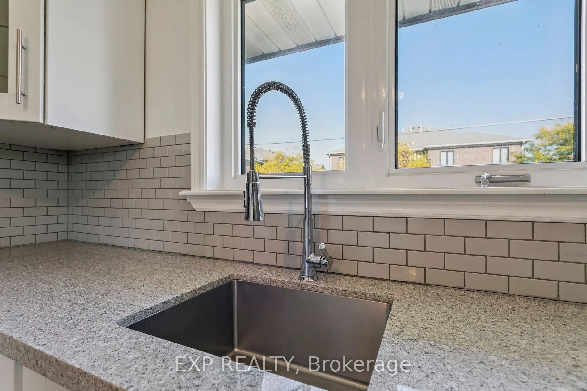 15 Carnation Avenue, #2nd Level