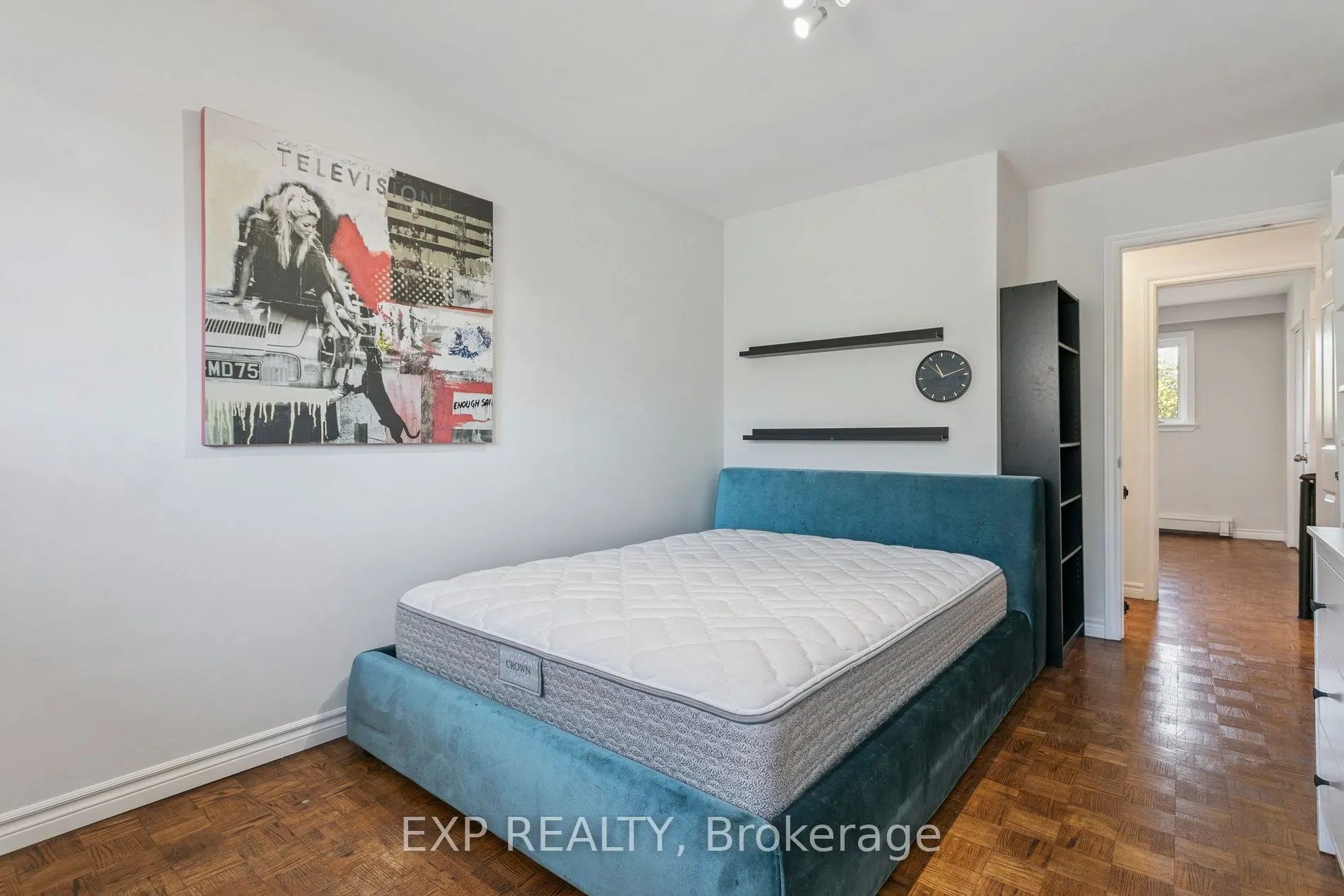 15 Carnation Avenue, #2nd Level