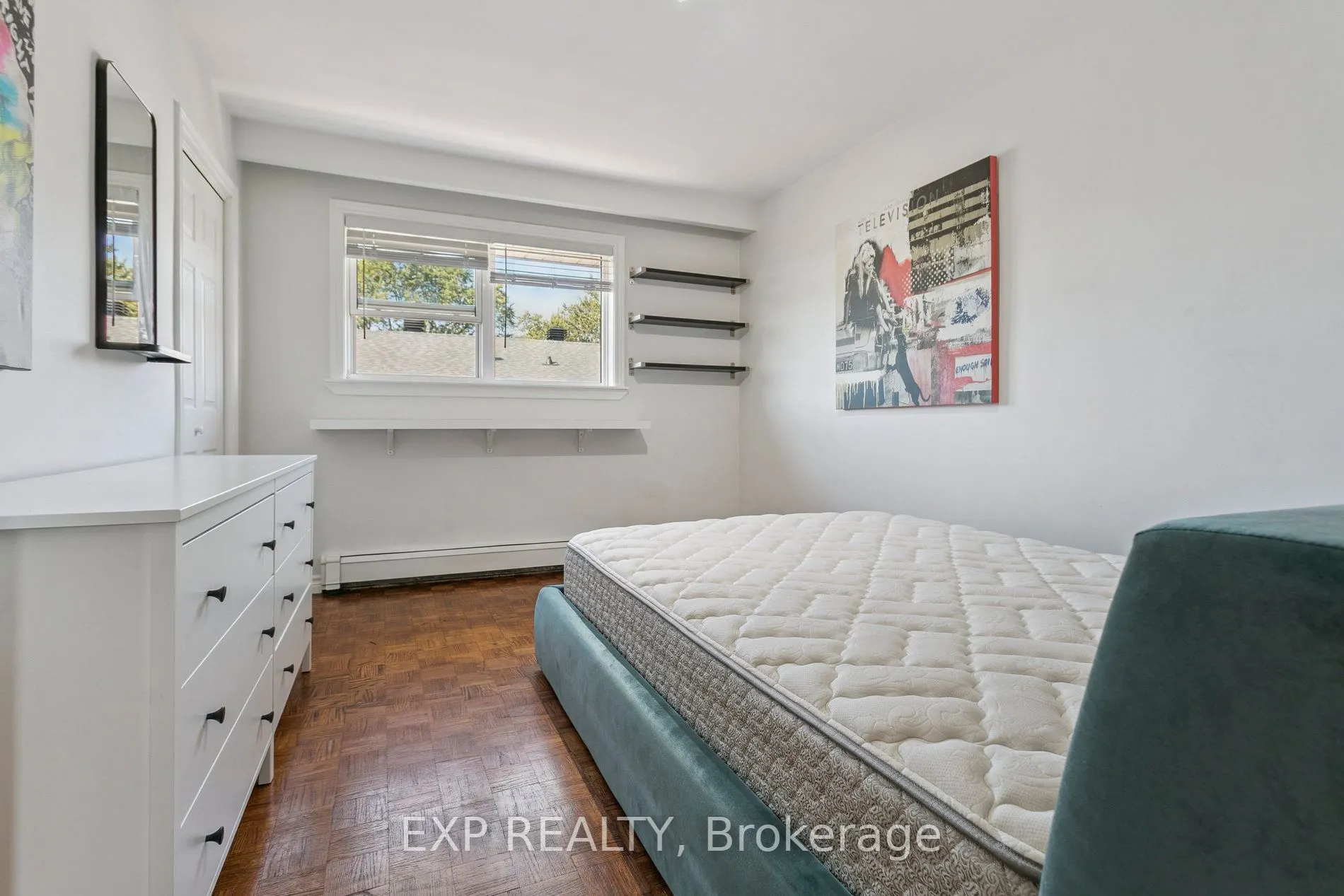 15 Carnation Avenue, #2nd Level