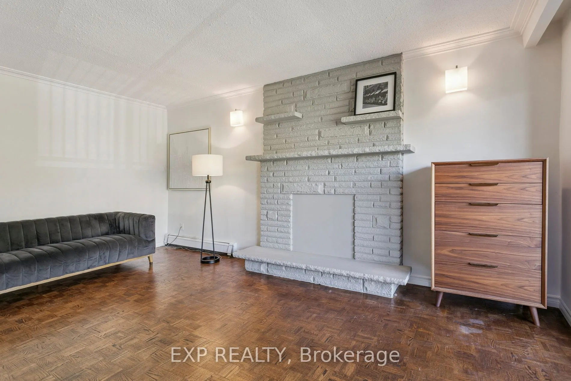 15 Carnation Avenue, #2nd Level