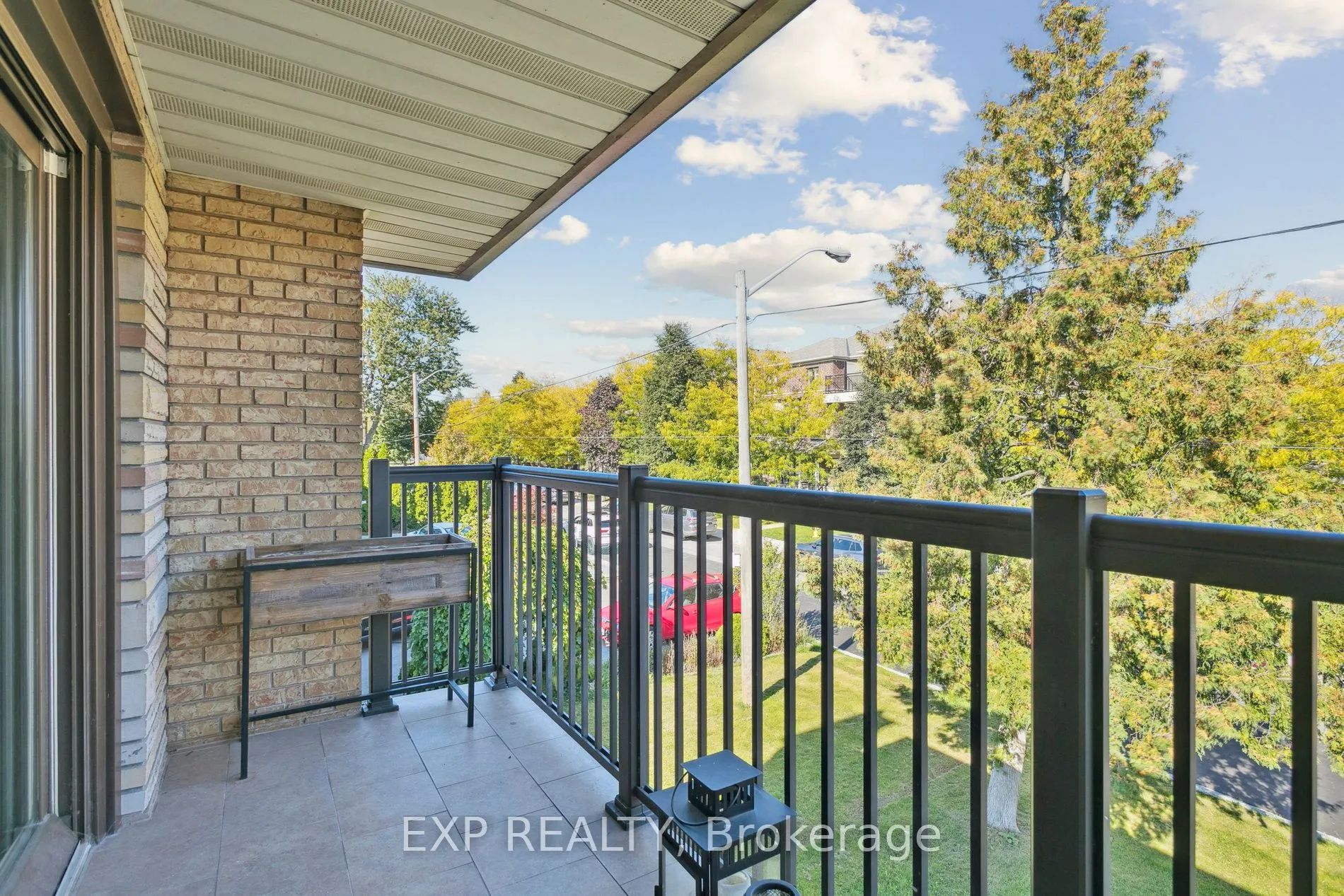 15 Carnation Avenue, #2nd Level