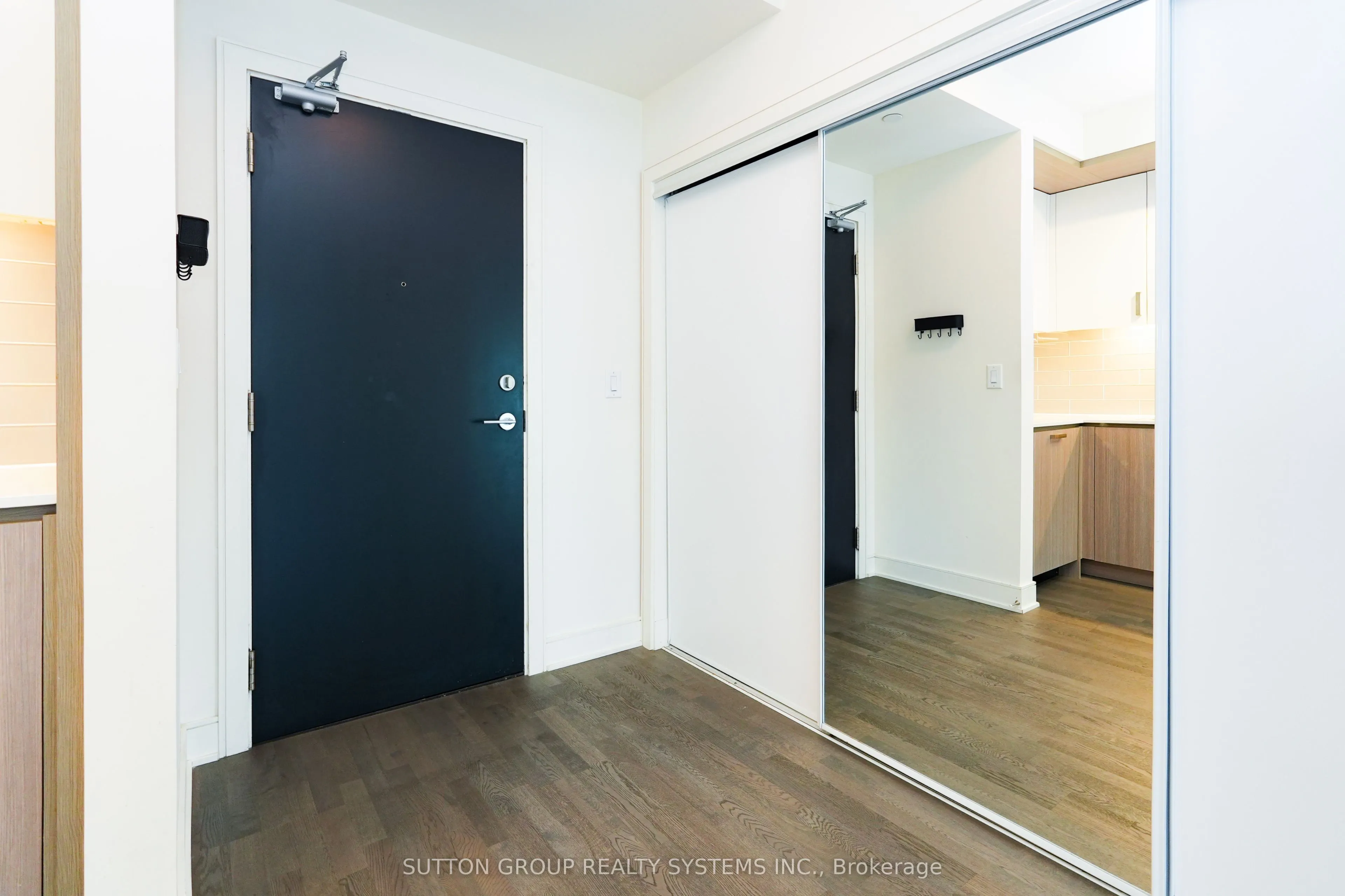 1575 Lakeshore Road, #357