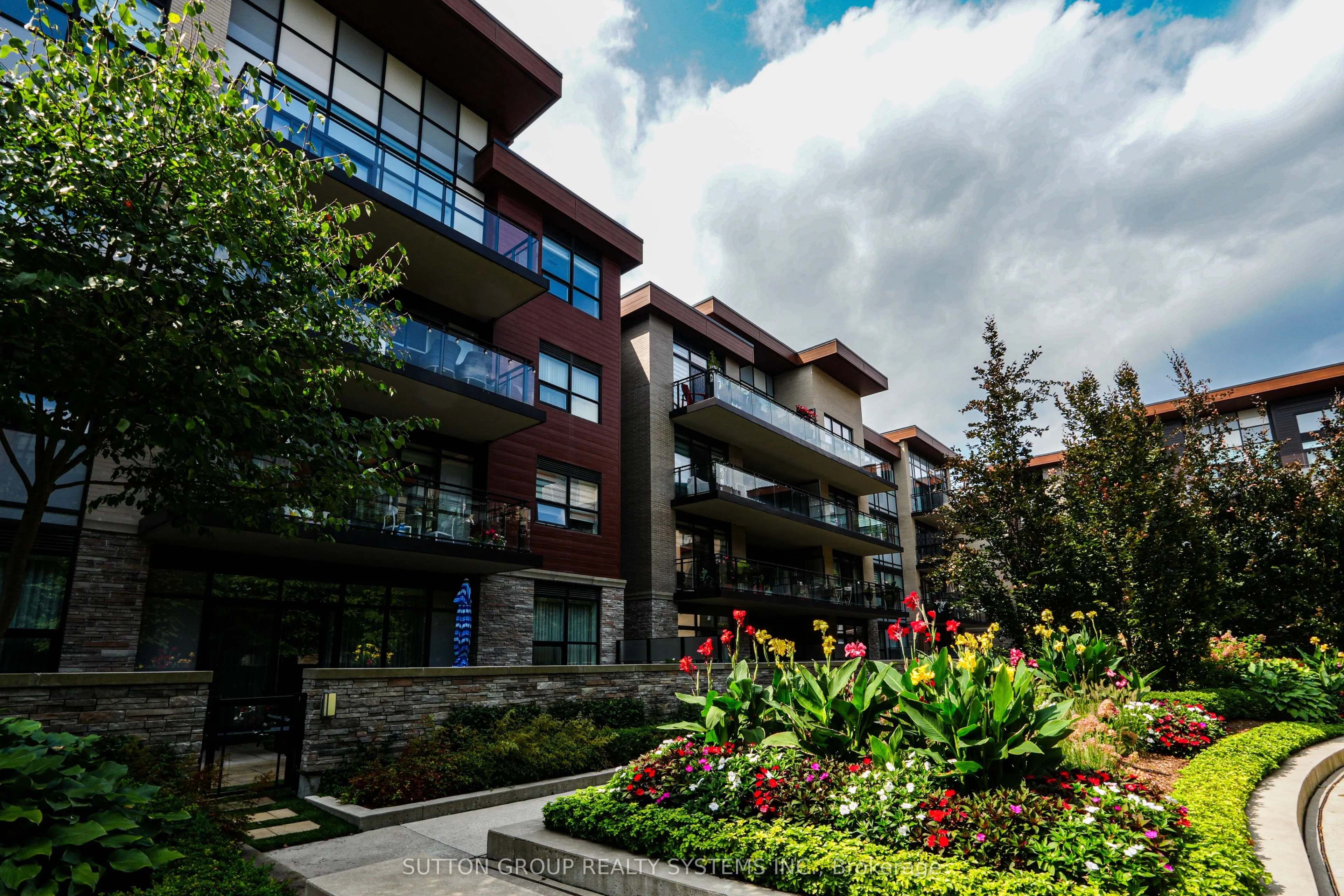 1575 Lakeshore Road, #357
