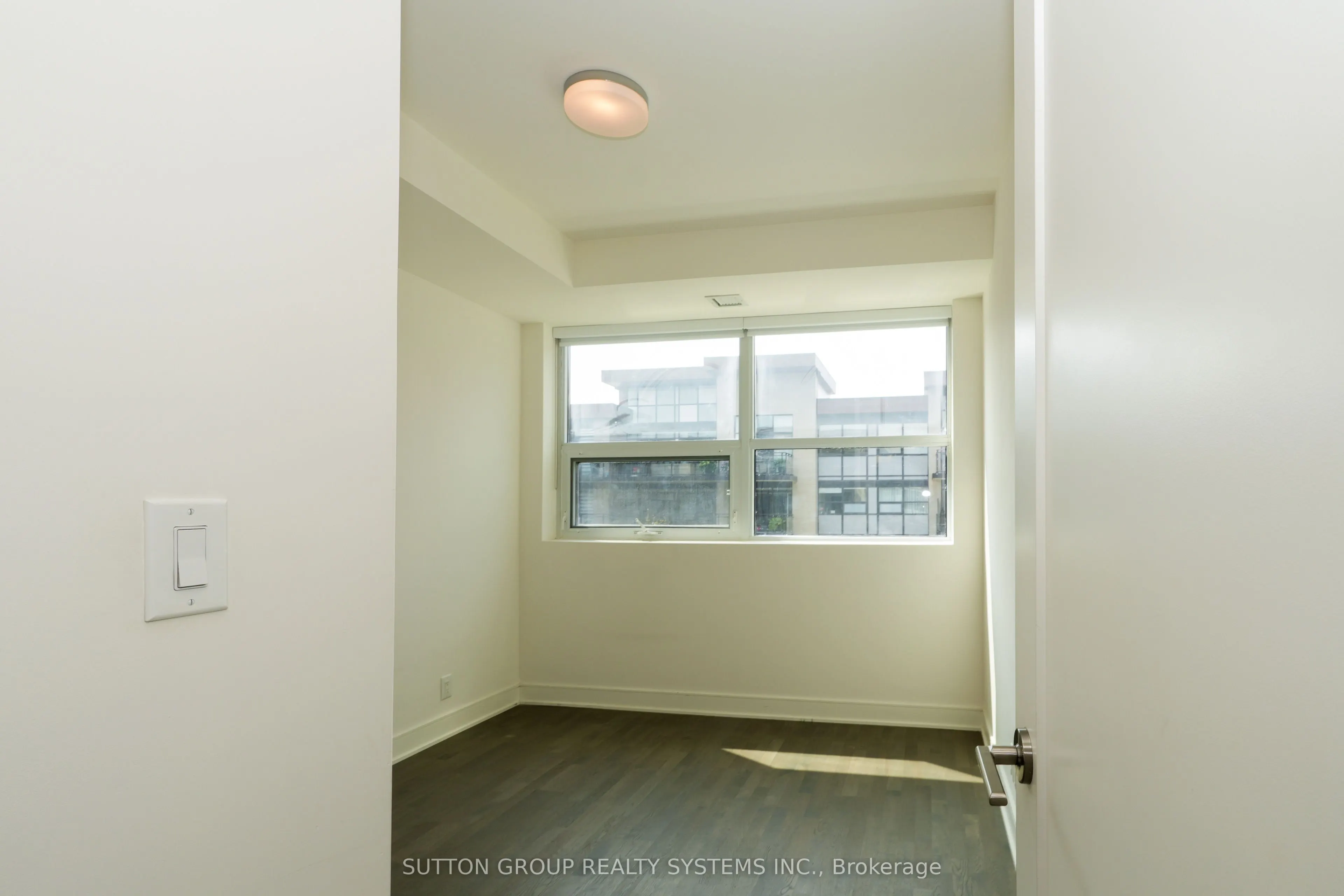 1575 Lakeshore Road, #357