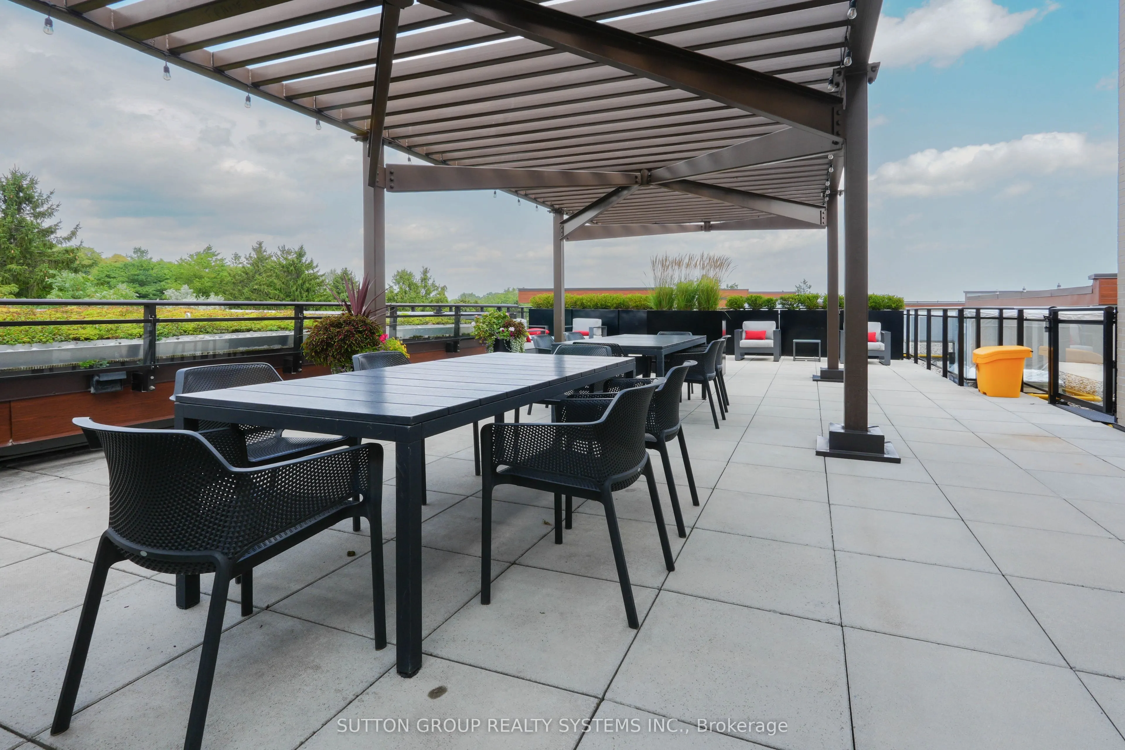 1575 Lakeshore Road, #357