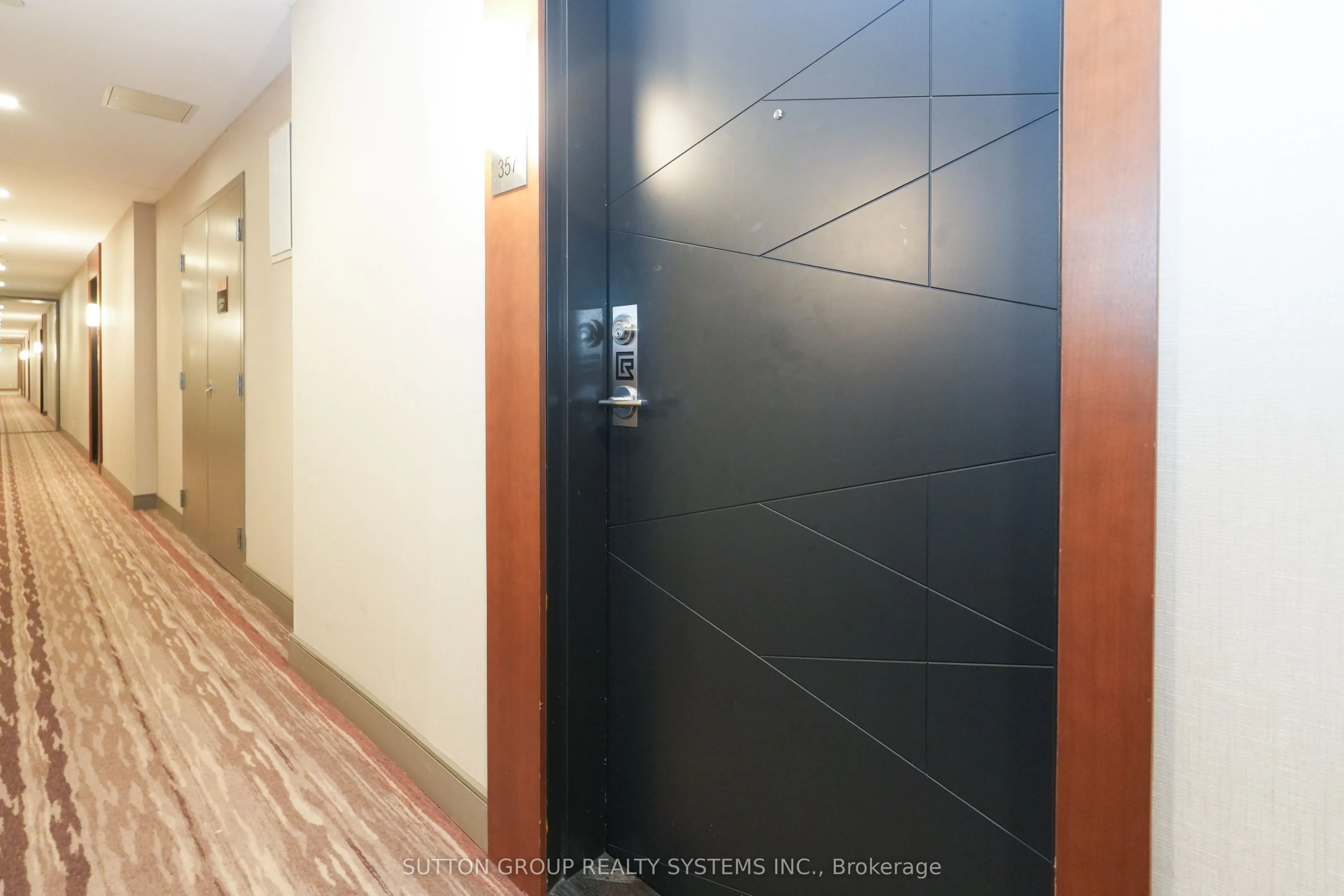 1575 Lakeshore Road, #357