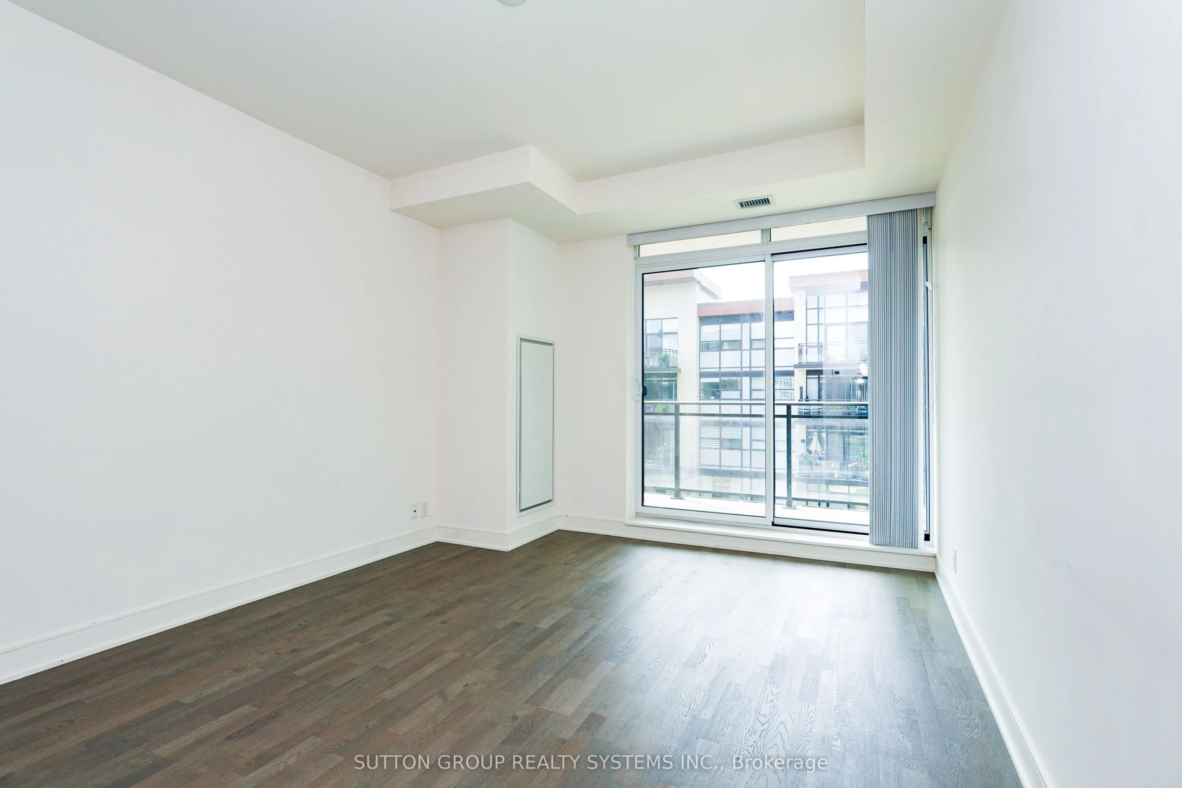 1575 Lakeshore Road, #357