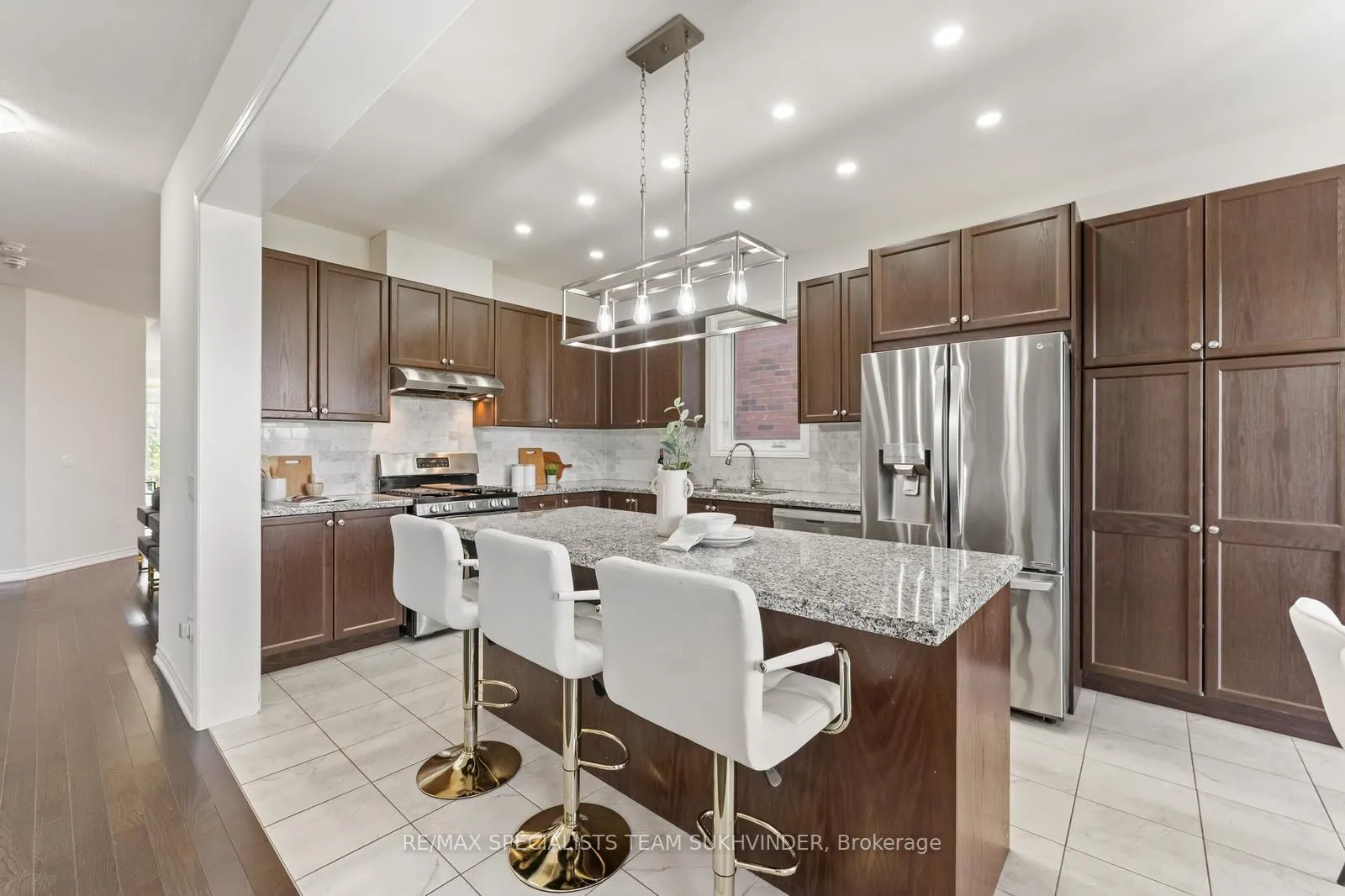 95 Bonnieglen Farm Boulevard