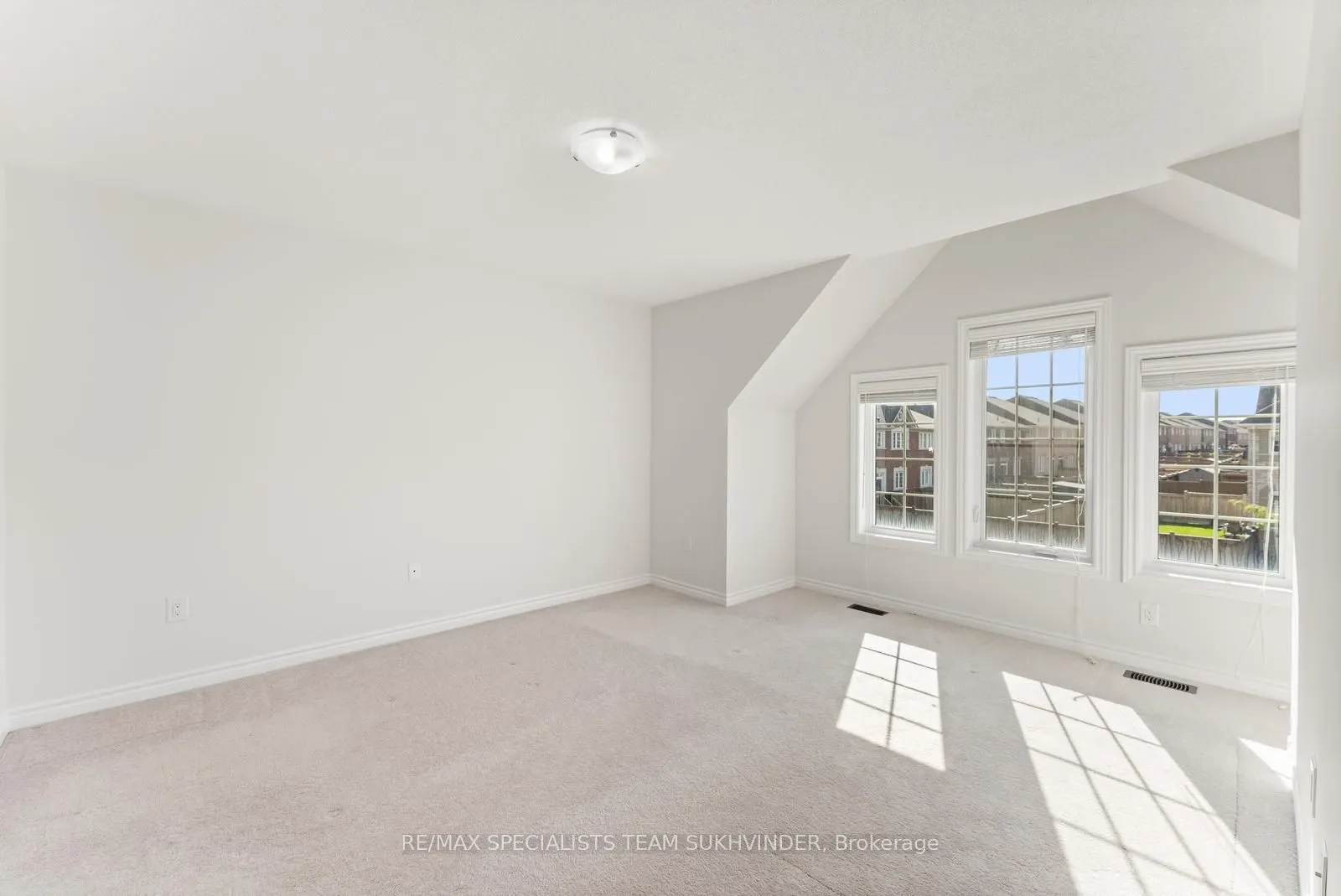 95 Bonnieglen Farm Boulevard