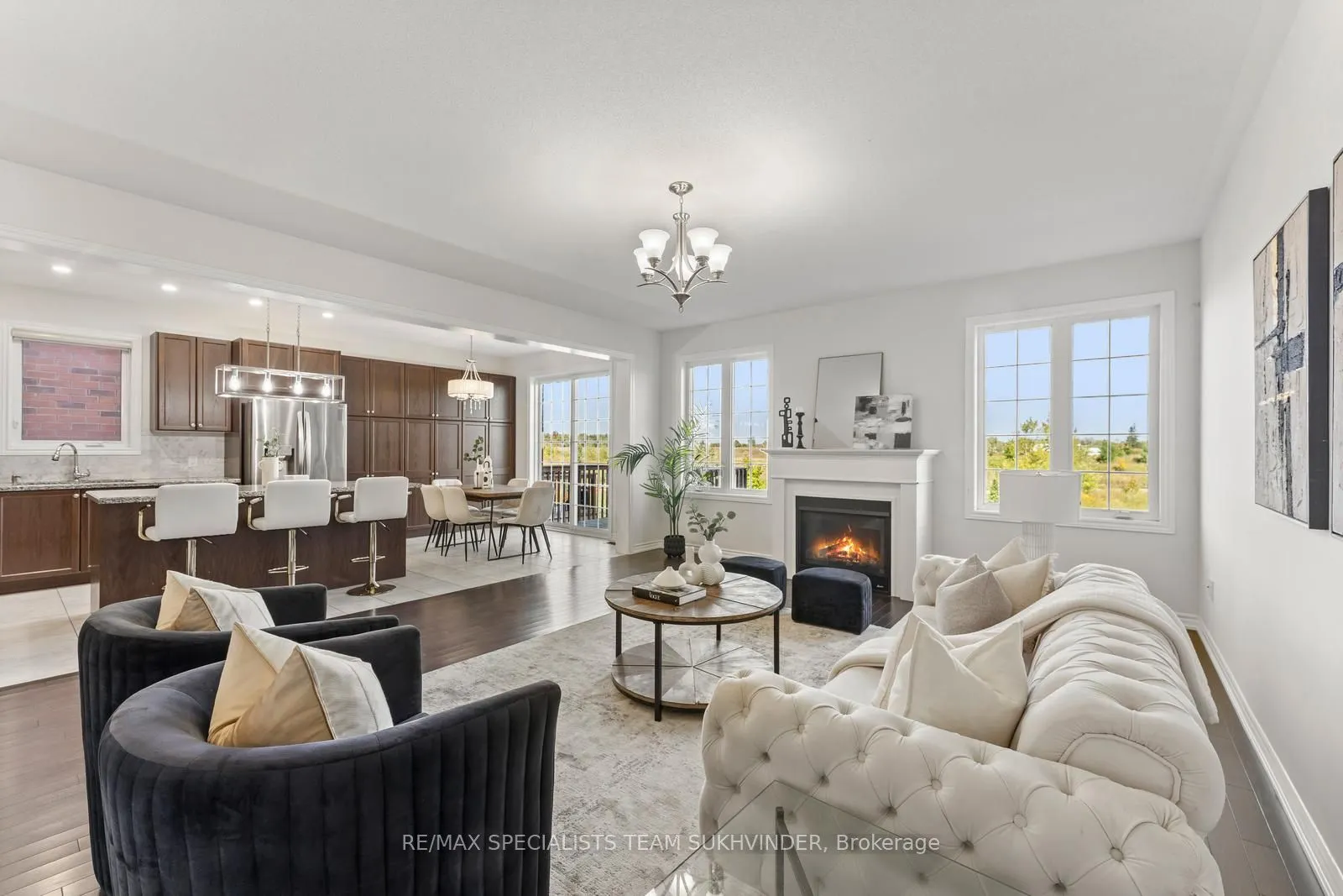 95 Bonnieglen Farm Boulevard