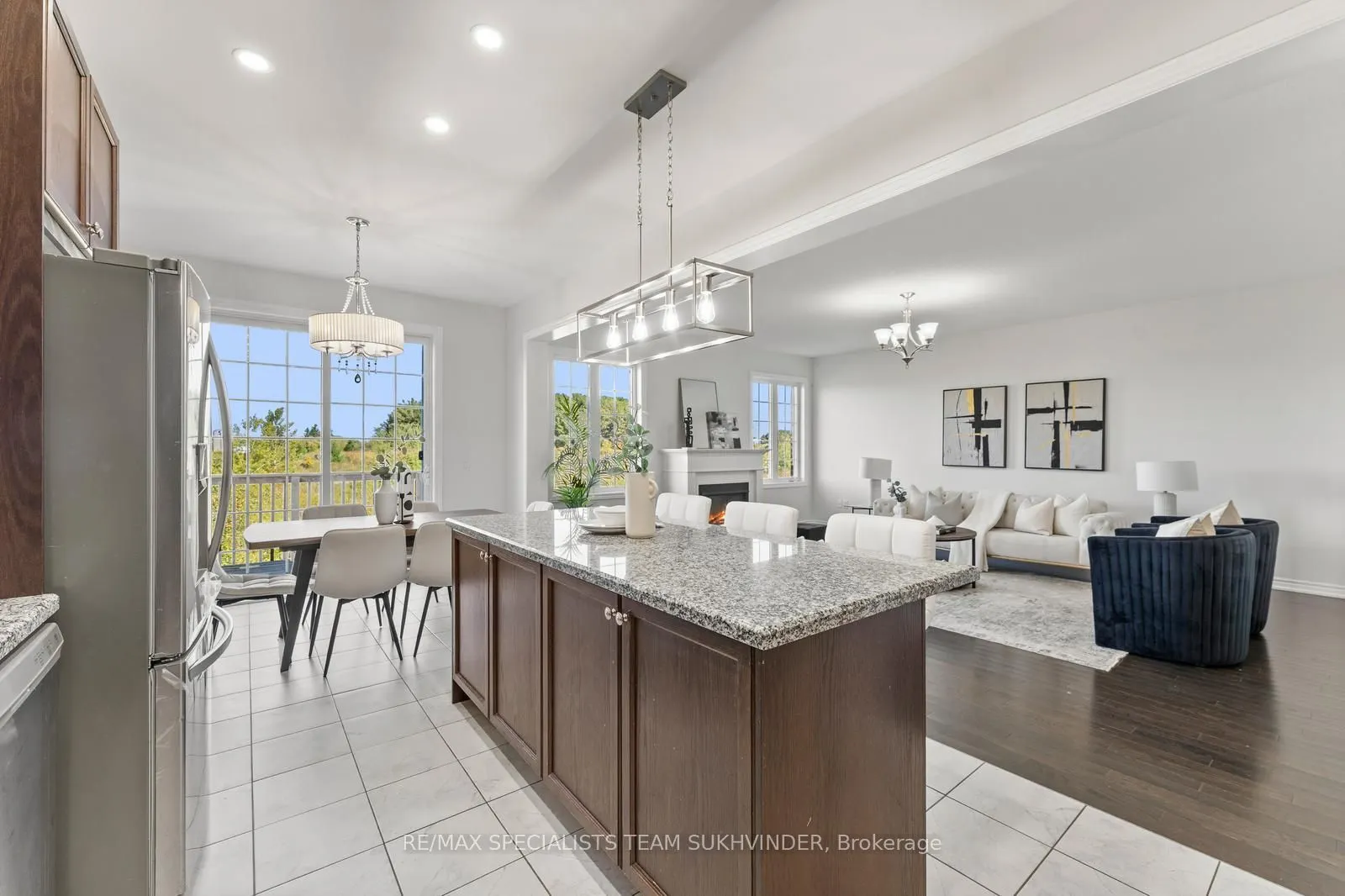 95 Bonnieglen Farm Boulevard