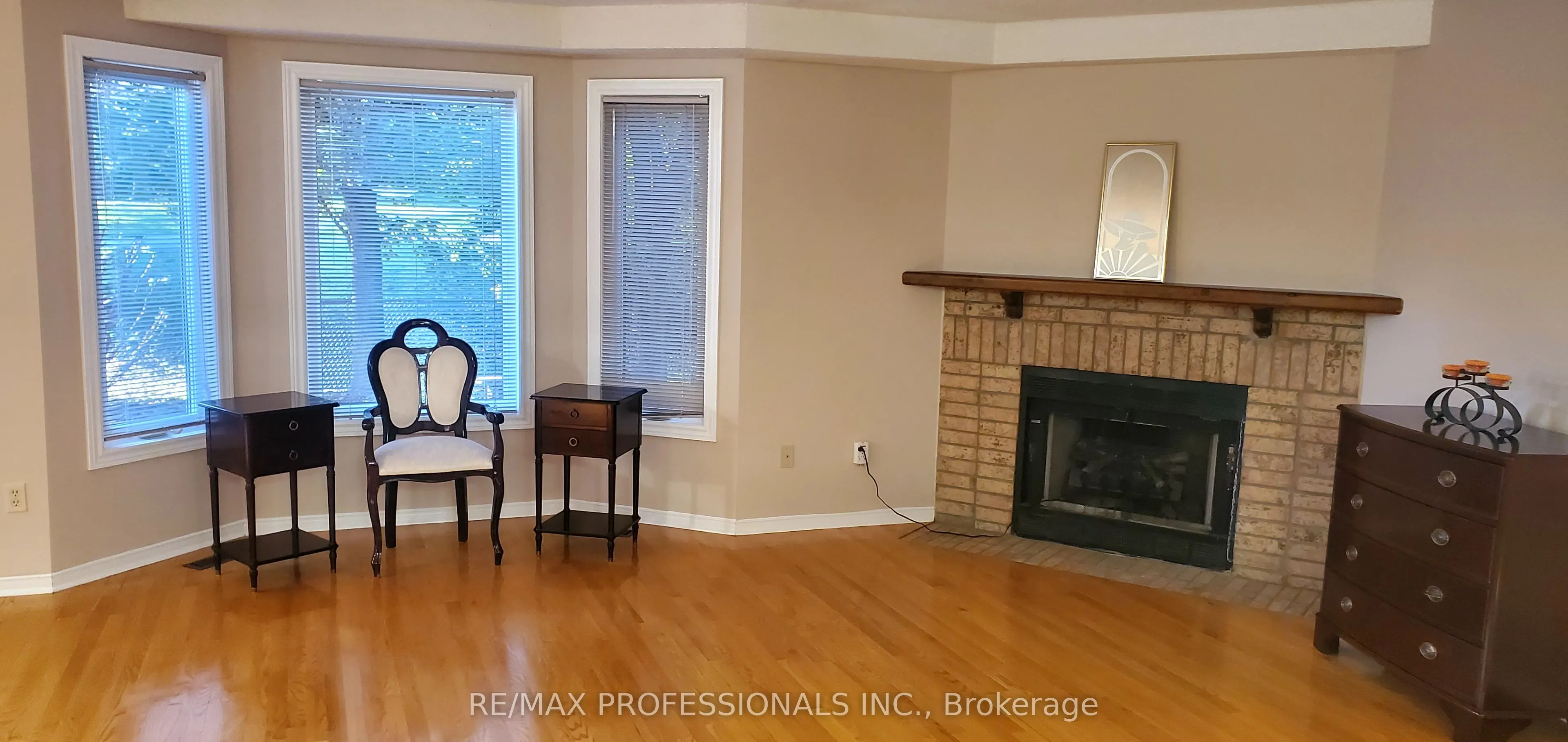 2545 Addingham Crescent