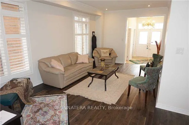 230 Jessie Caverhill Pass
