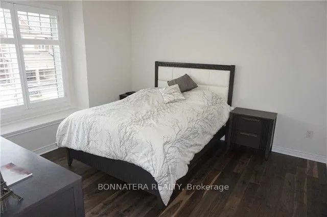 230 Jessie Caverhill Pass