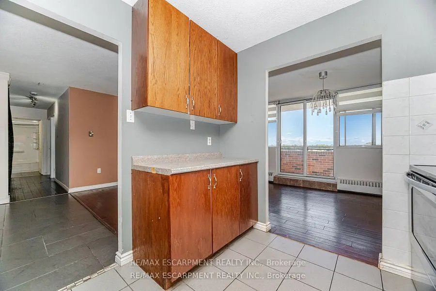 2301 Derry Road W, #707