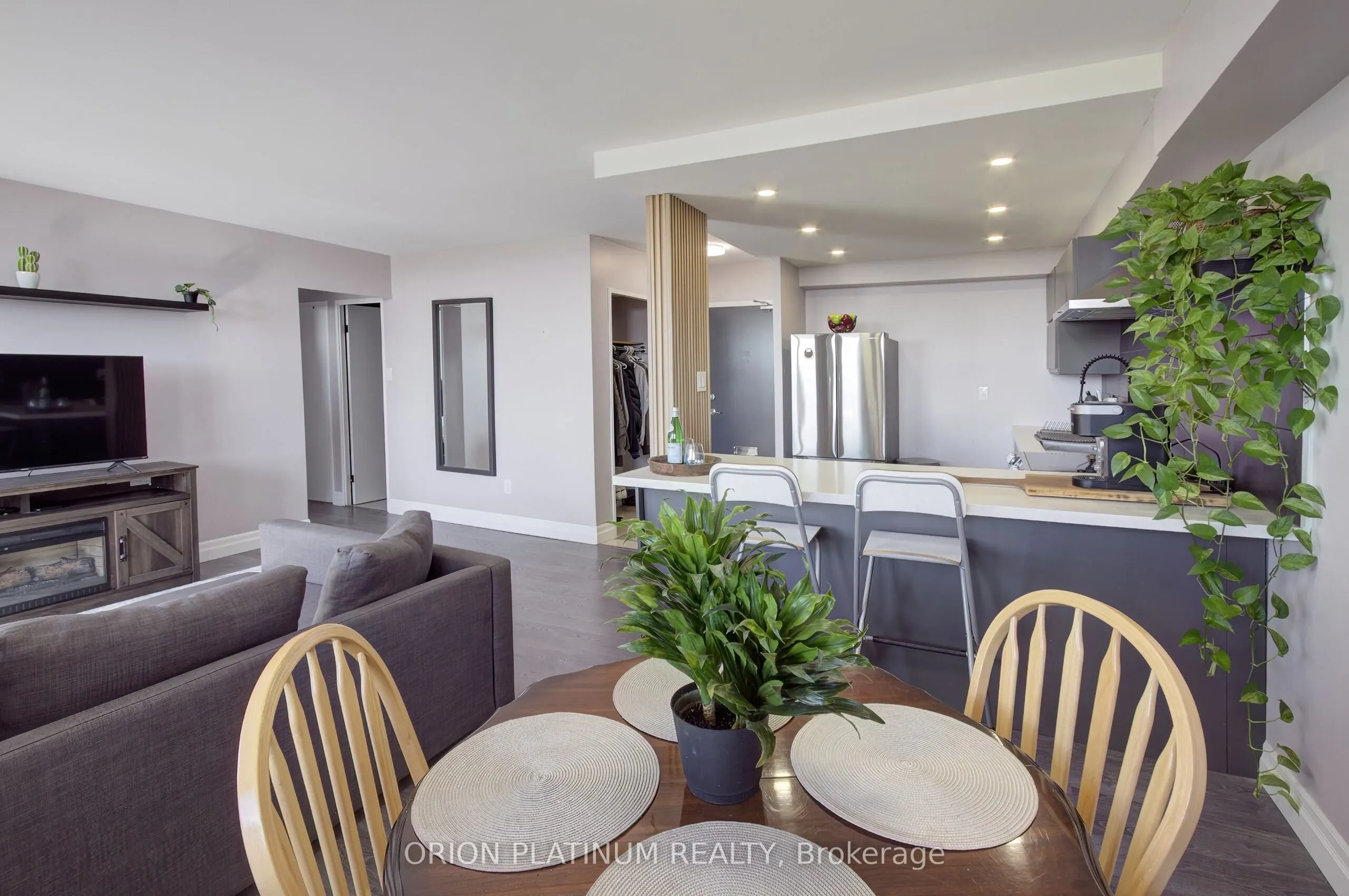 451 The West Mall, #1405
