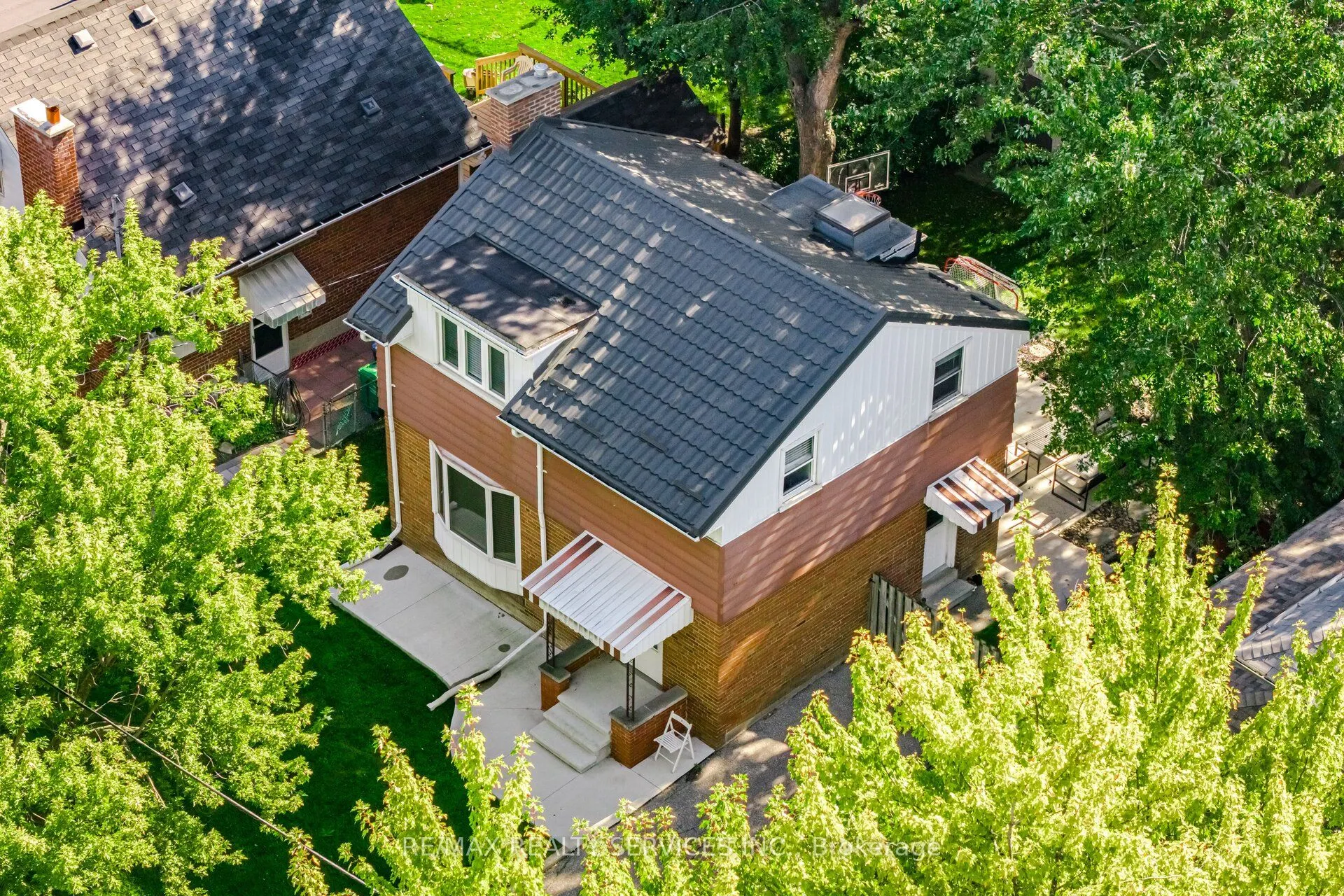85 Eldomar Avenue