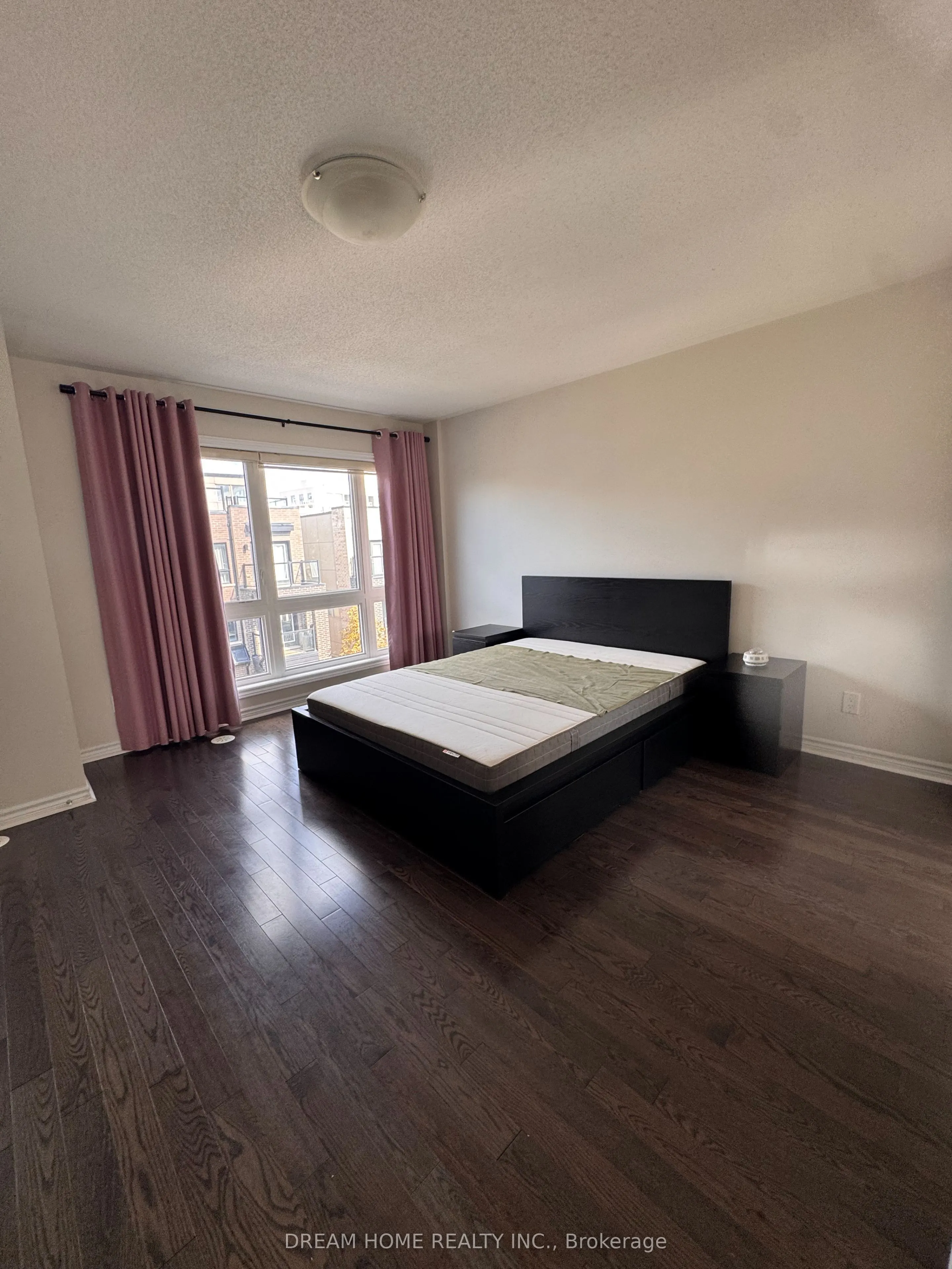 3048 Cascade Common