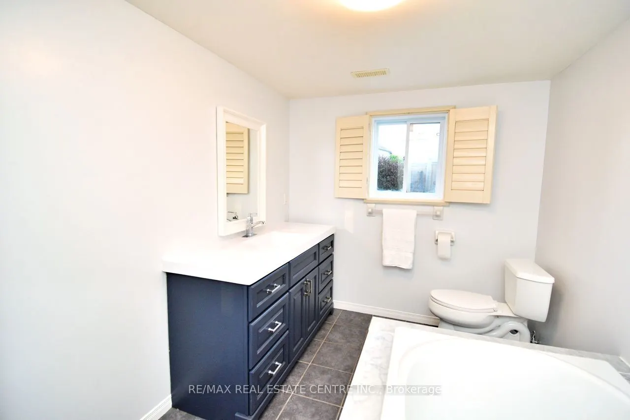 2 Althorp Drive
