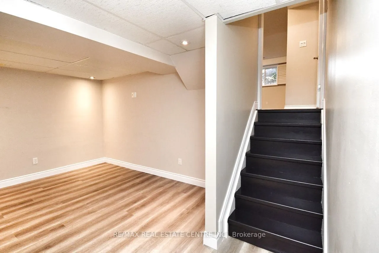 2 Althorp Drive