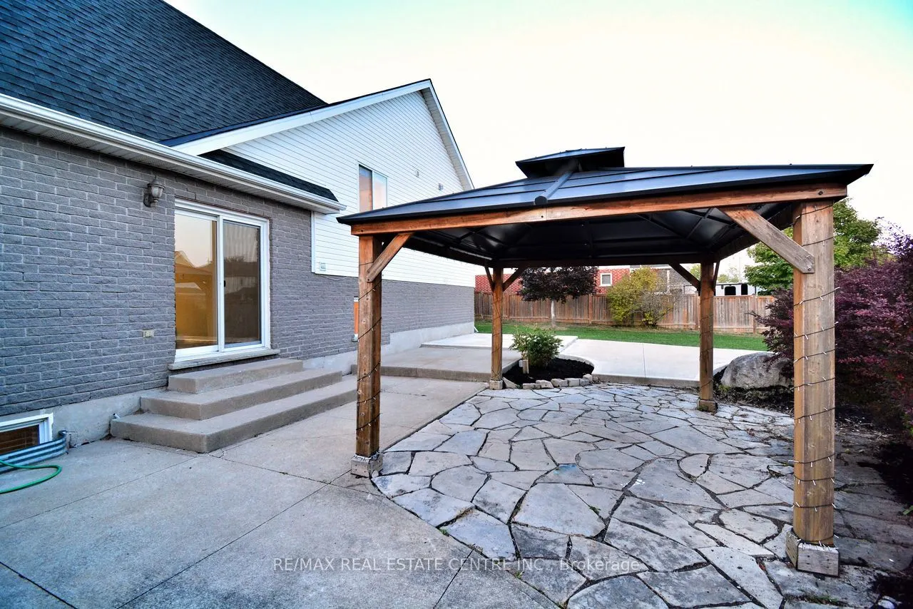 2 Althorp Drive