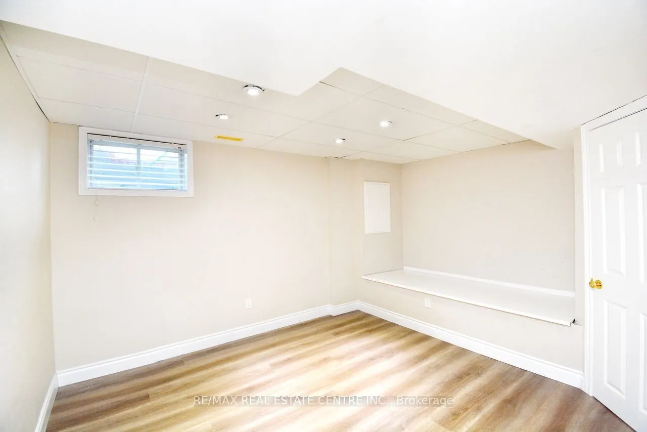 2 Althorp Drive