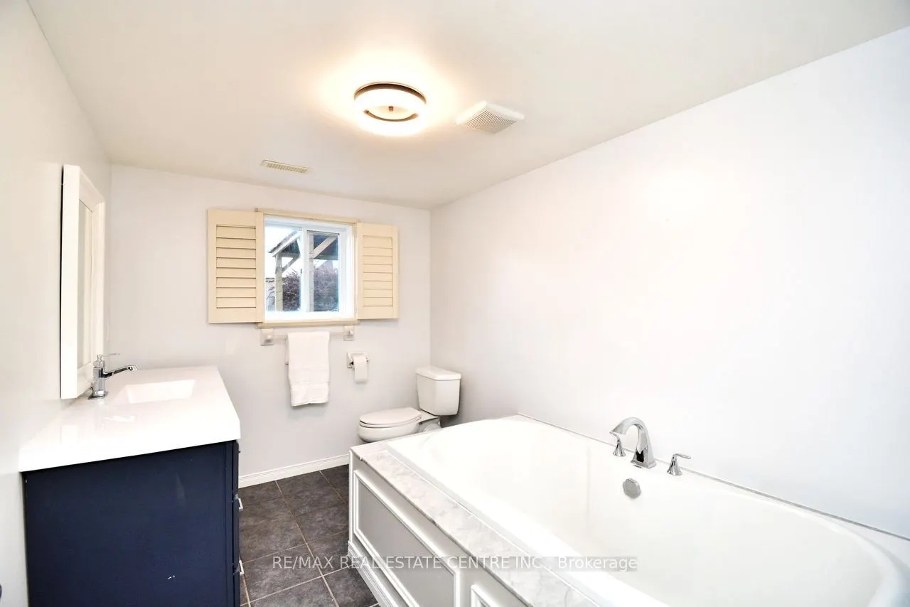 2 Althorp Drive