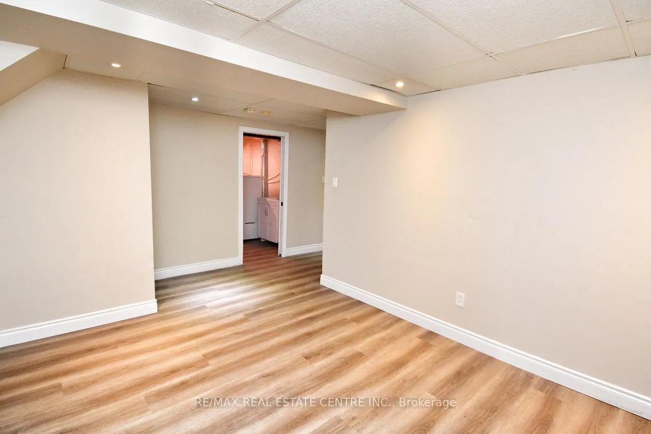 2 Althorp Drive
