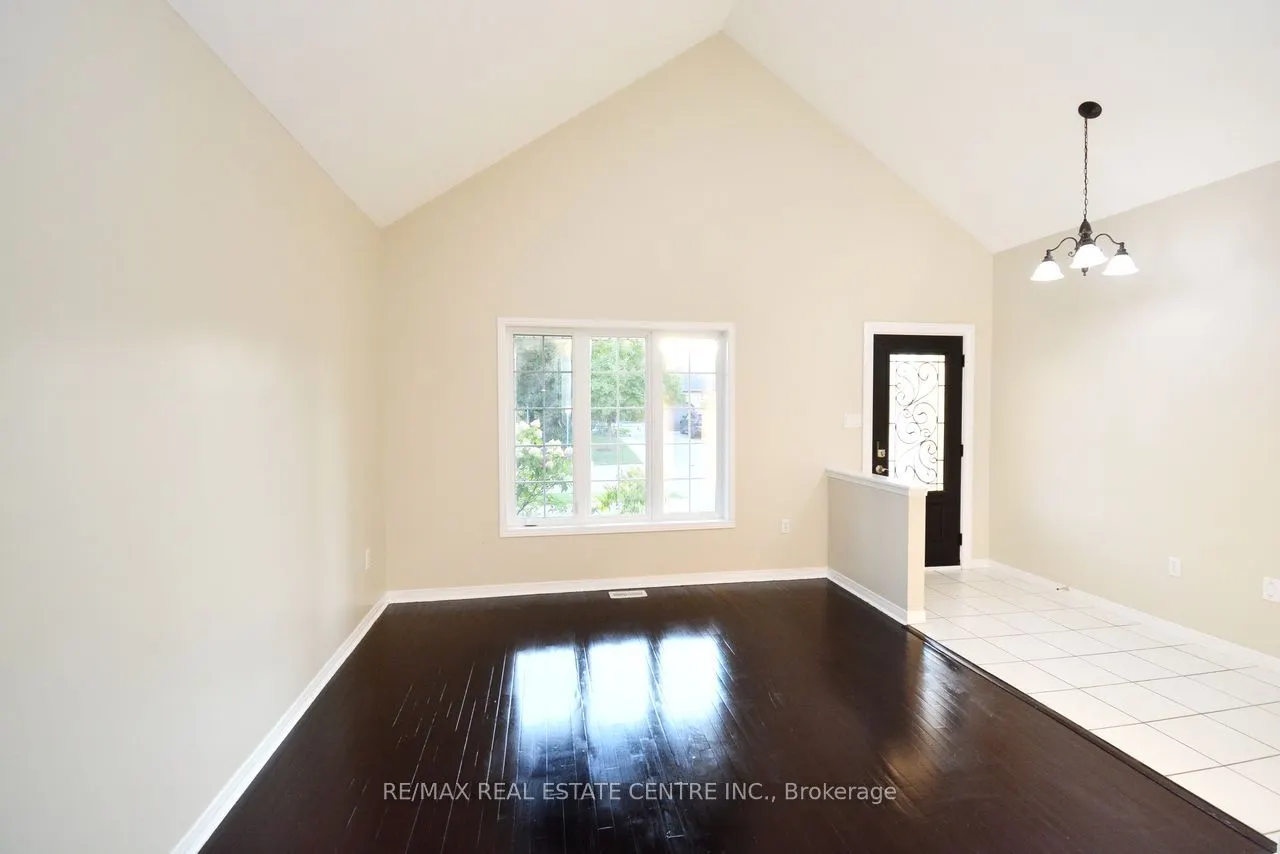 2 Althorp Drive