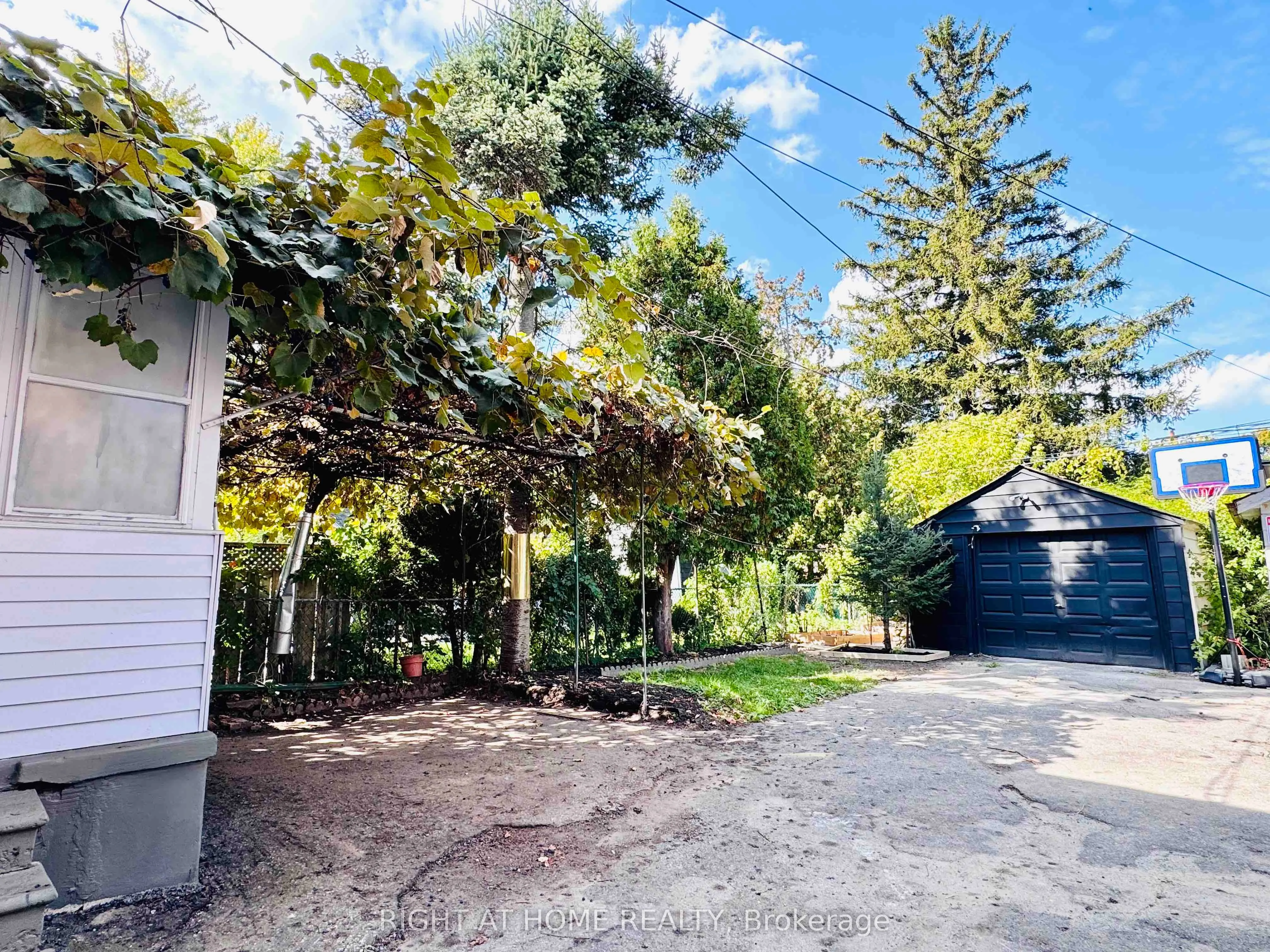 28 Pendeen Avenue