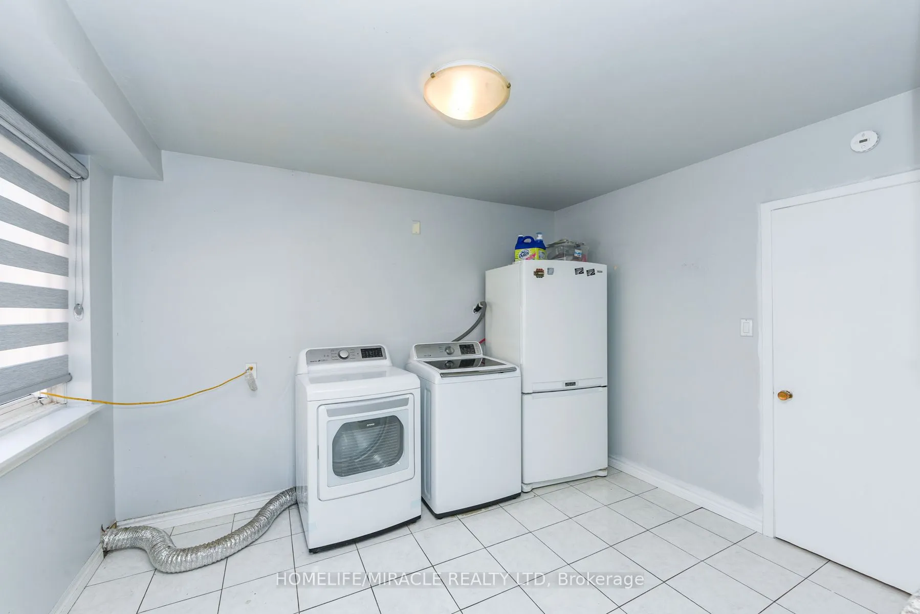 3442 Laddie Crescent