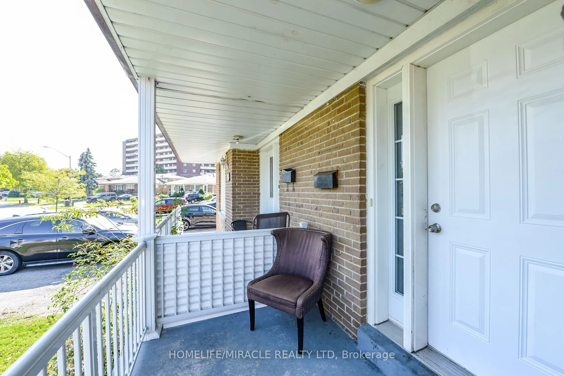 3442 Laddie Crescent