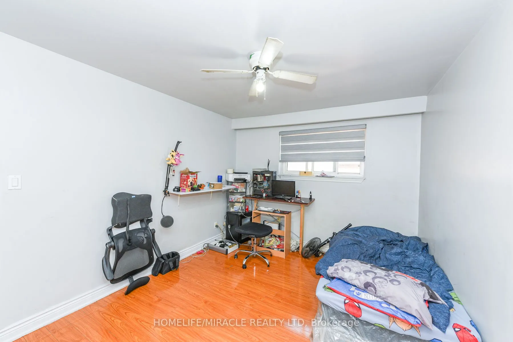3442 Laddie Crescent