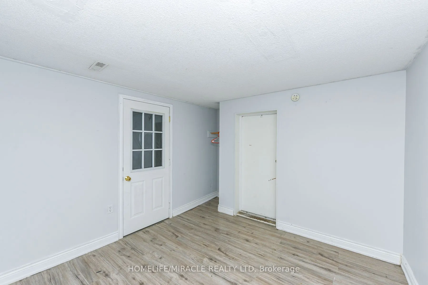 3442 Laddie Crescent